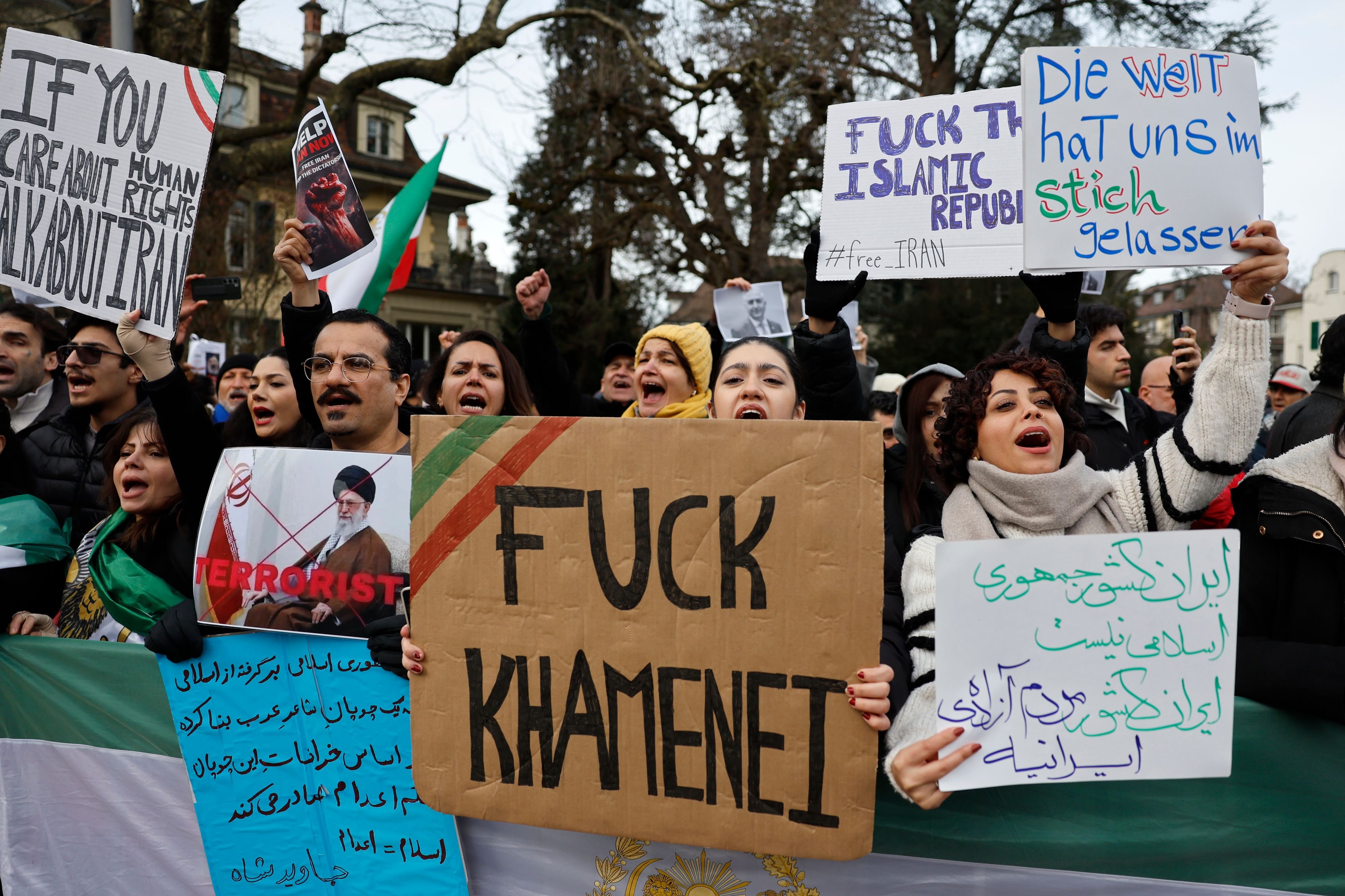 Proteste-vor-der-iranischen-Botschaft-in-Bern-USA-verlegt-Kriegsschiffe-in-die-Region-Beobachter-warnen-vor-angespannter-Lage