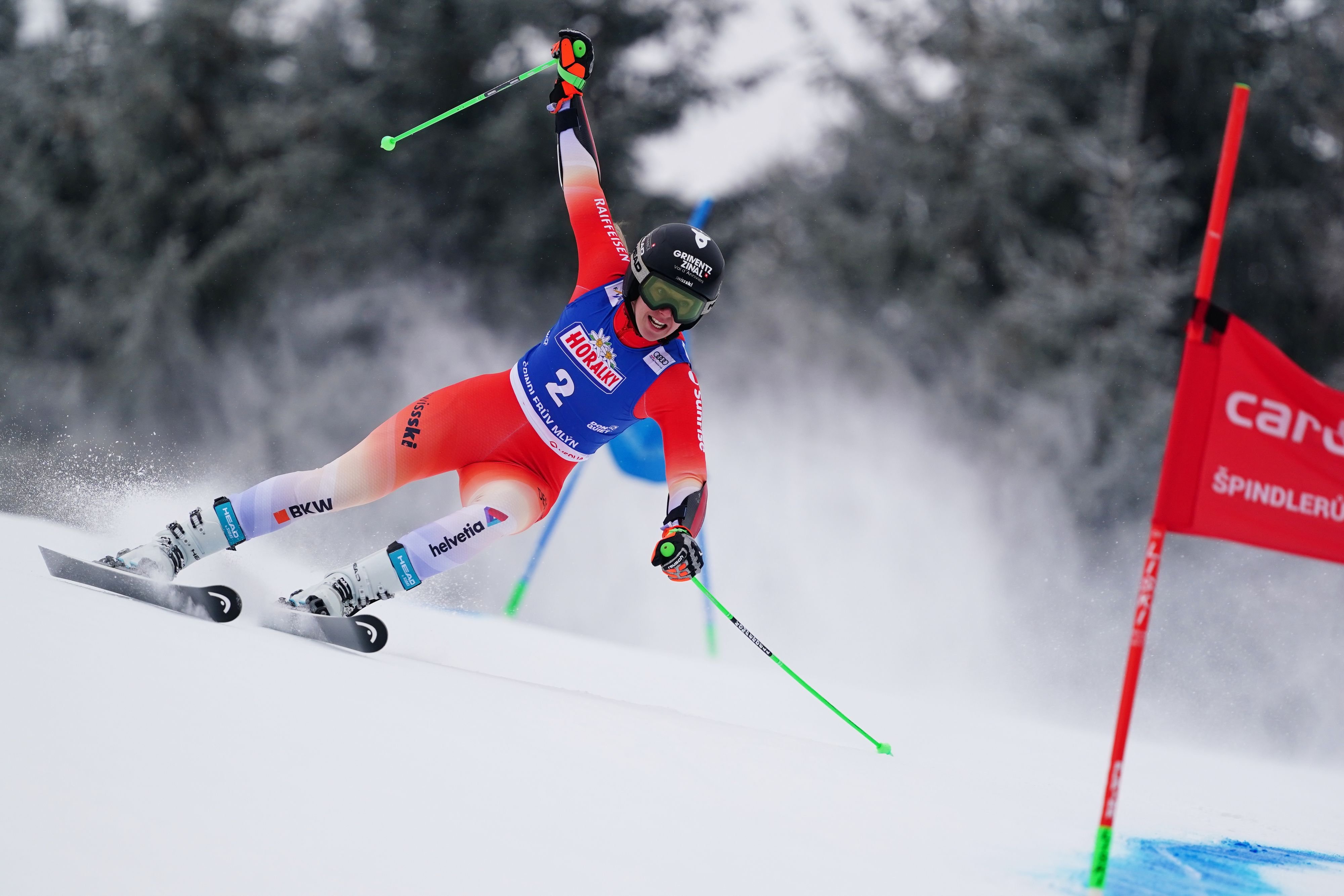 Camille-Rast-schrammt-in-Spindlerm-hle-nur-knapp-am-Podest-vorbei-auch-Piller-und-Kasper-stark