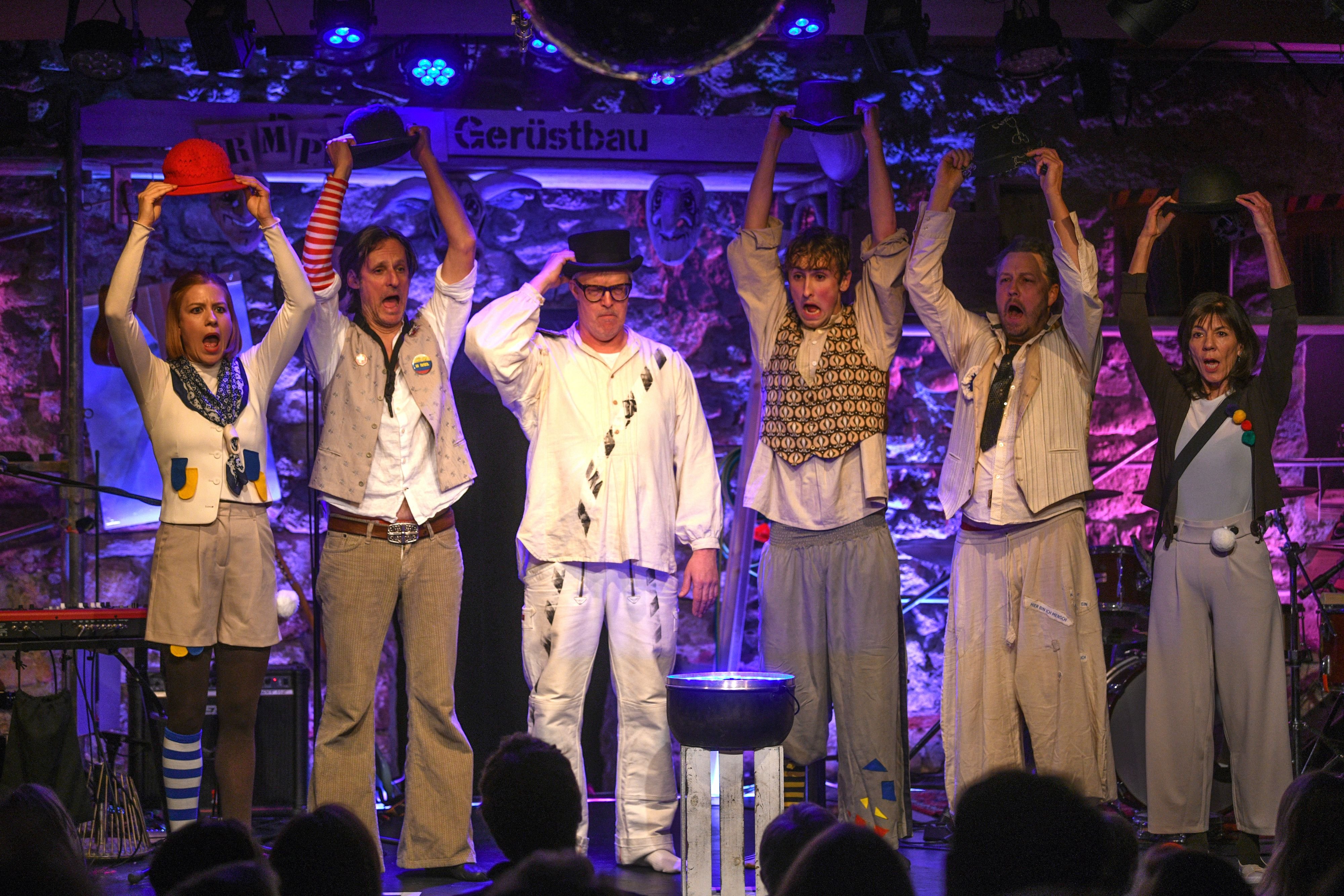 Chaotisch-schr-g-und-ein-musikalischer-Genuss-Das-R-mpl-m-bleibt-komisch-und-bietet-Unerwartetes