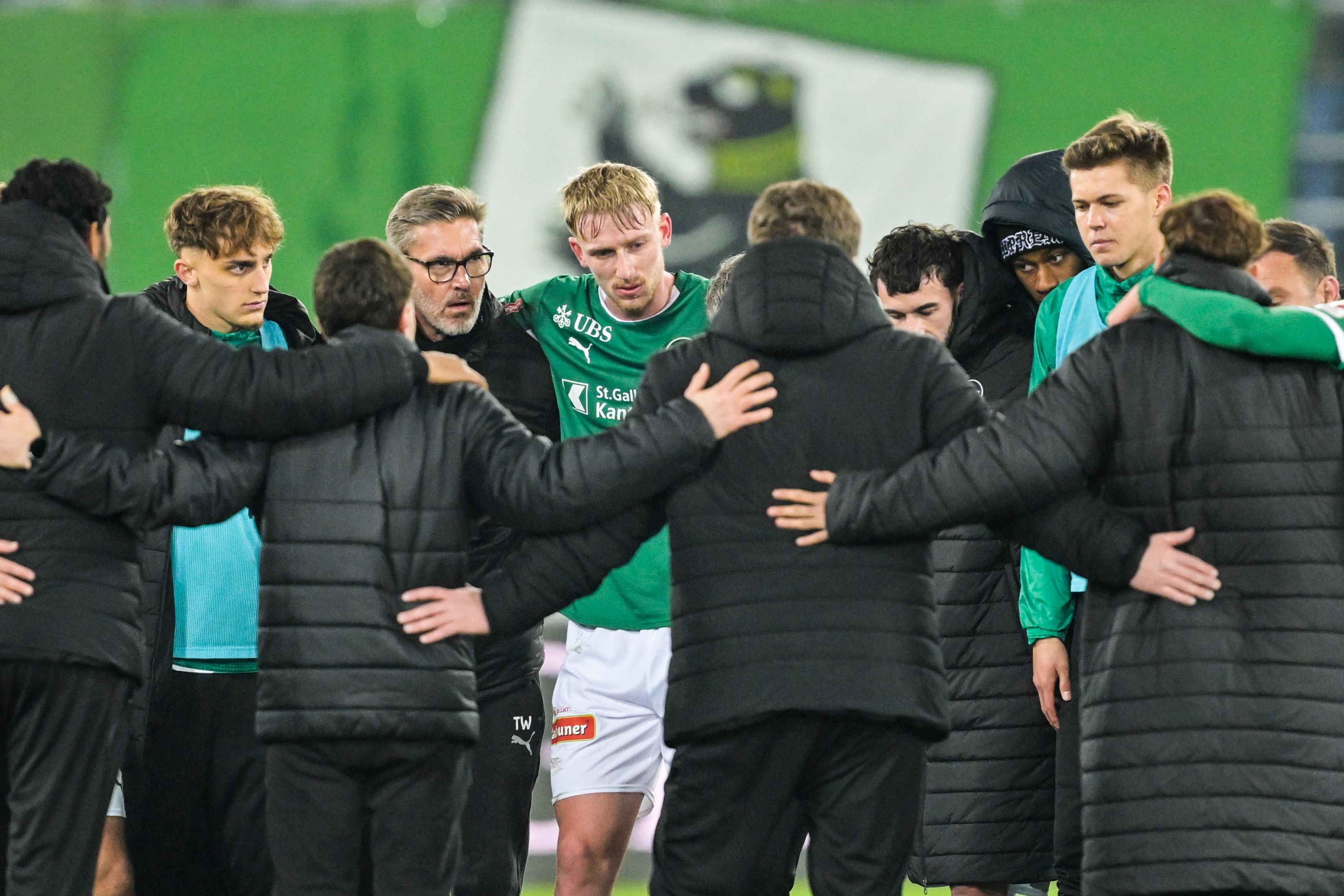 Vom-Traumstart-zur-Bruchlandung-Wie-der-FCSG-gegen-Servette-eine-2-0-F-hrung-verspielt-und-was-Tom-Gaal-besonders-nervt