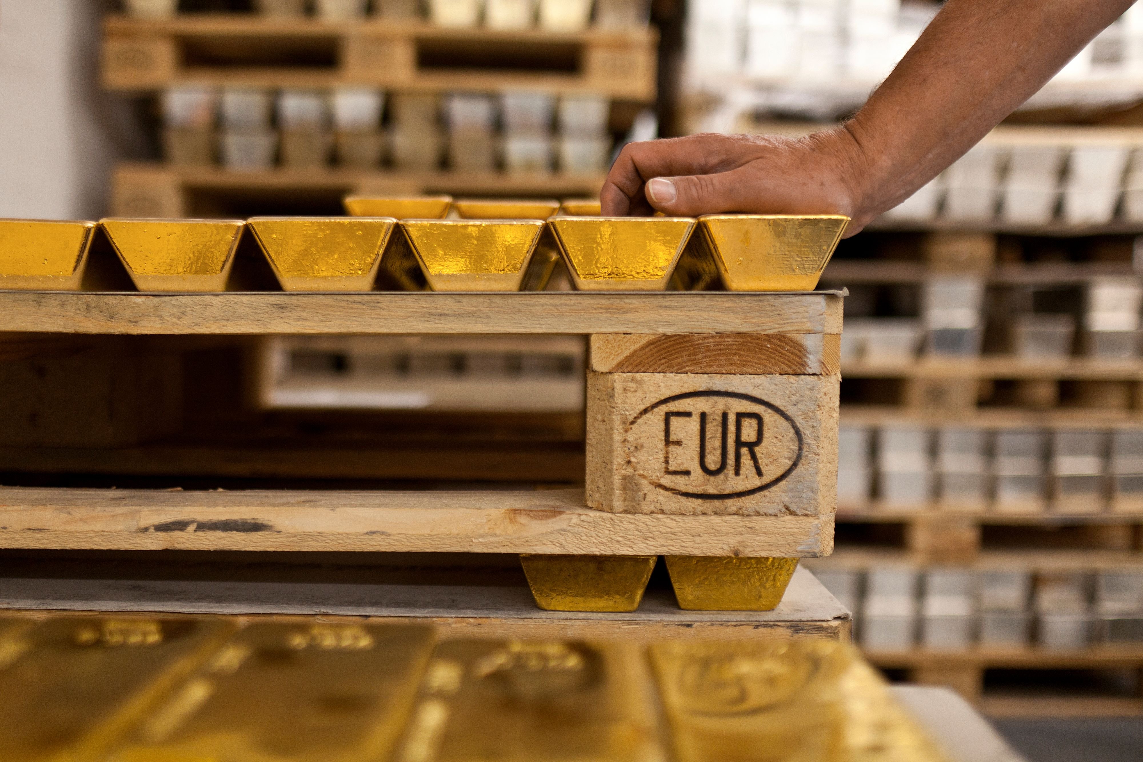 Gold-auf-Rekord-Dollar-wird-schw-cher-Franken-st-rker-Ist-die-Angst-vor-Trump-zur-ck-