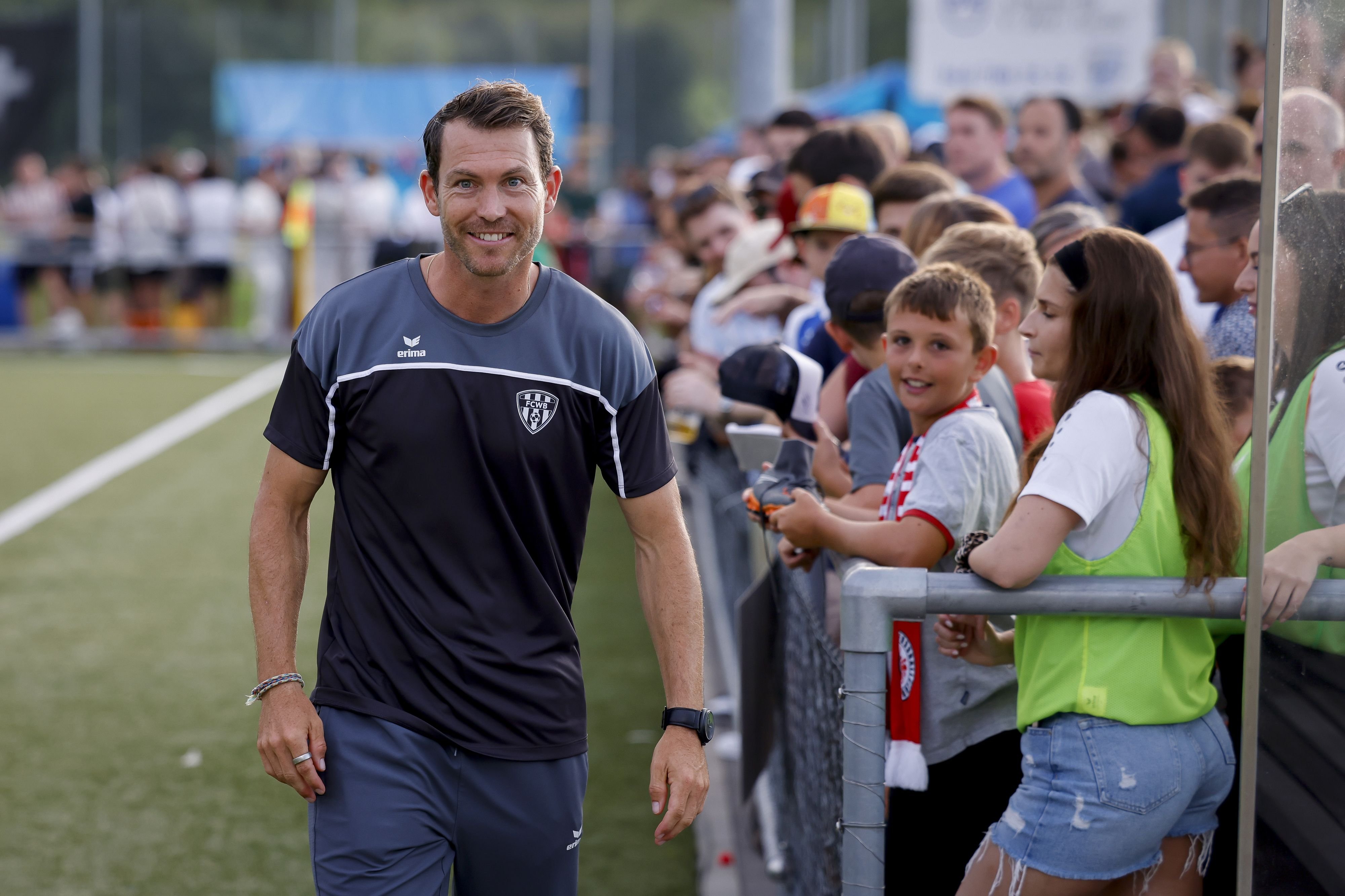 Stephan-Lichtsteiner-wird-als-neuer-FCB-Trainer-vorgestellt