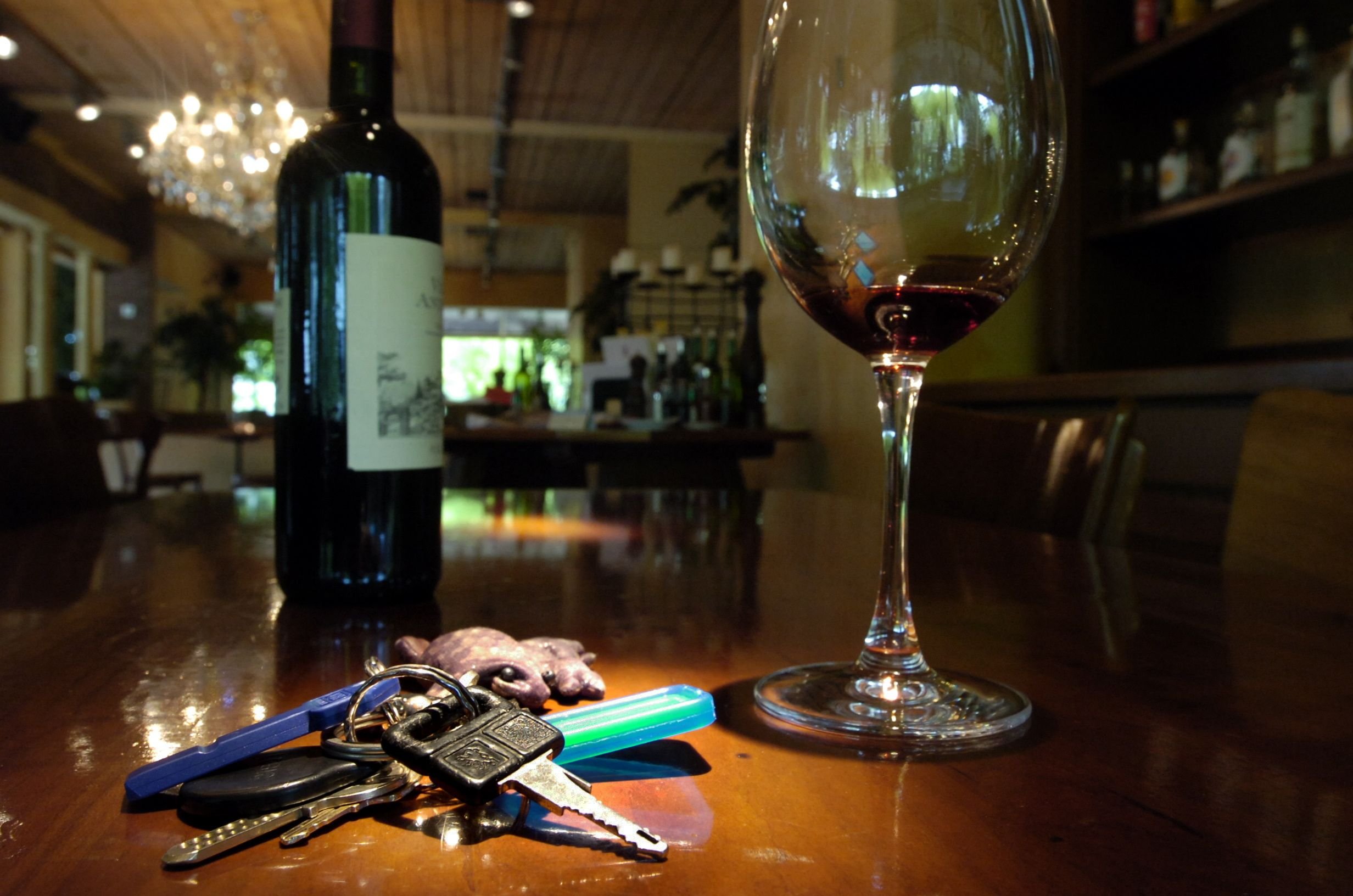 Schlangenlinie-Bremsman-ver-Wein-und-eine-Flasche-Rum-Vergebliche-Einsprache-gegen-Strafbefehl