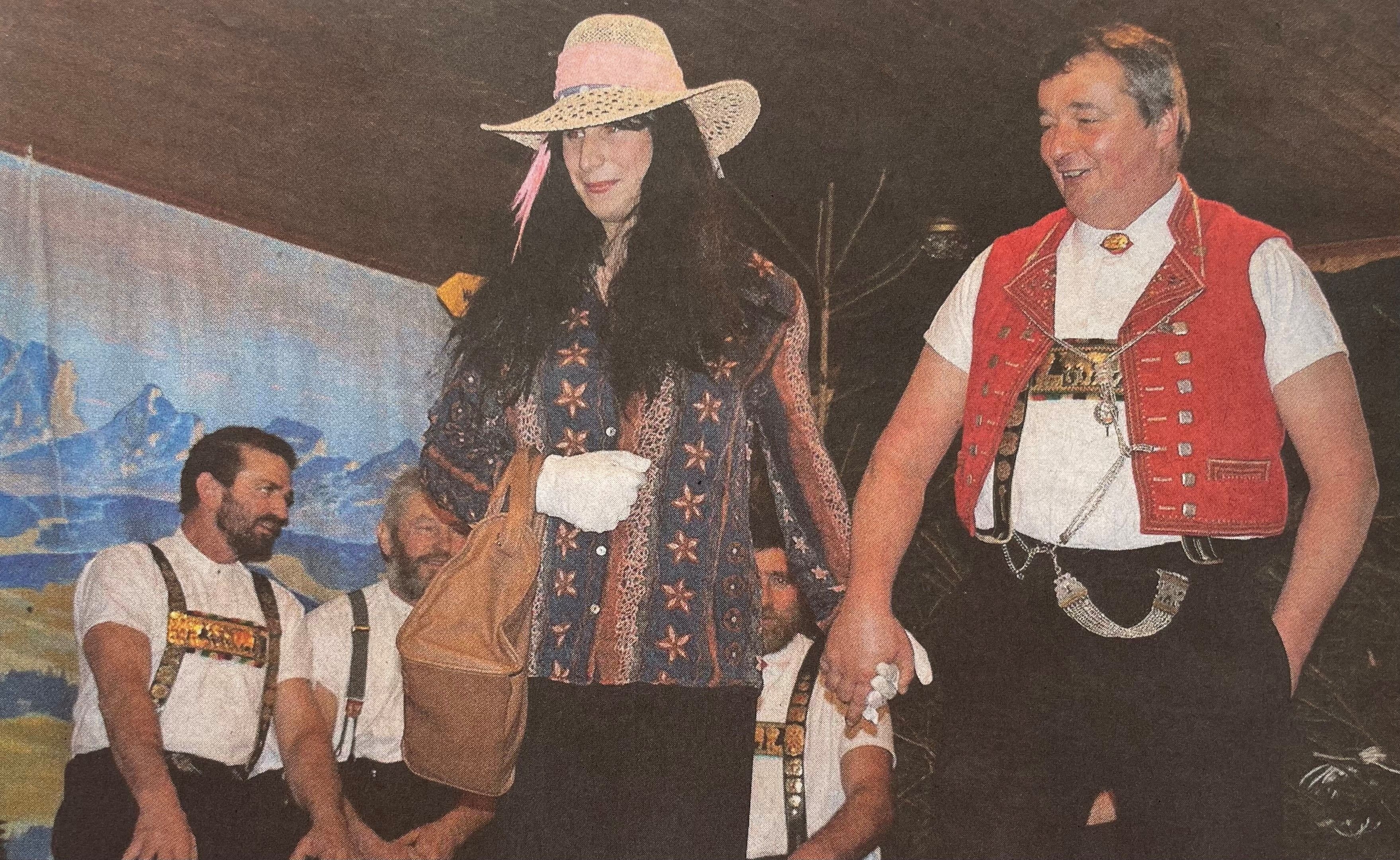 wattwils-n-chtlicher-schrecken-als-ein-iltis-zum-angriff-ansetzte