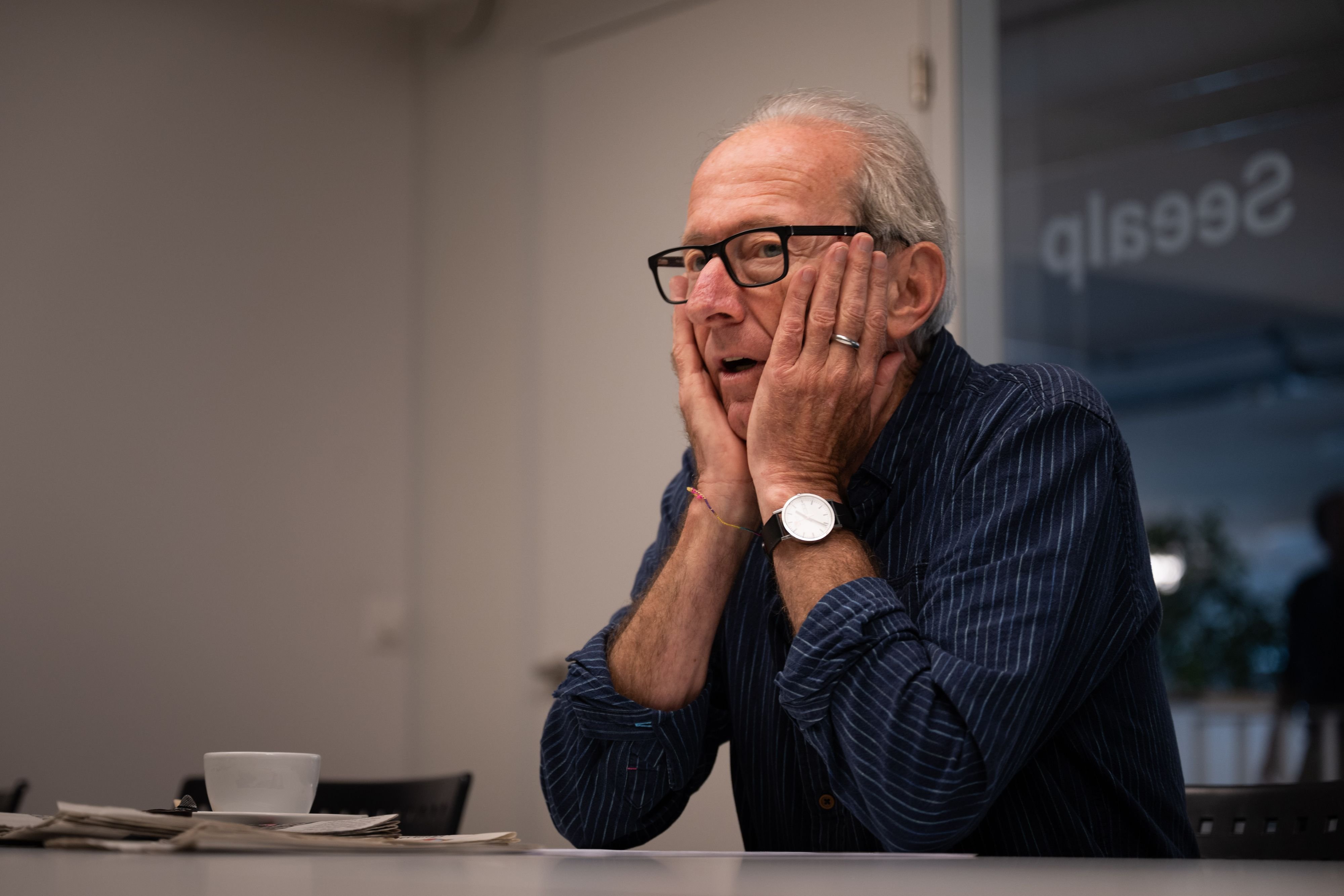 -Wenn-ich-die-vier-Meter-hohe-BH-Werbung-von-Alisha-Lehmann-sehe-weiss-ich-dass-es-in-eine-falsche-Richtung-geht-