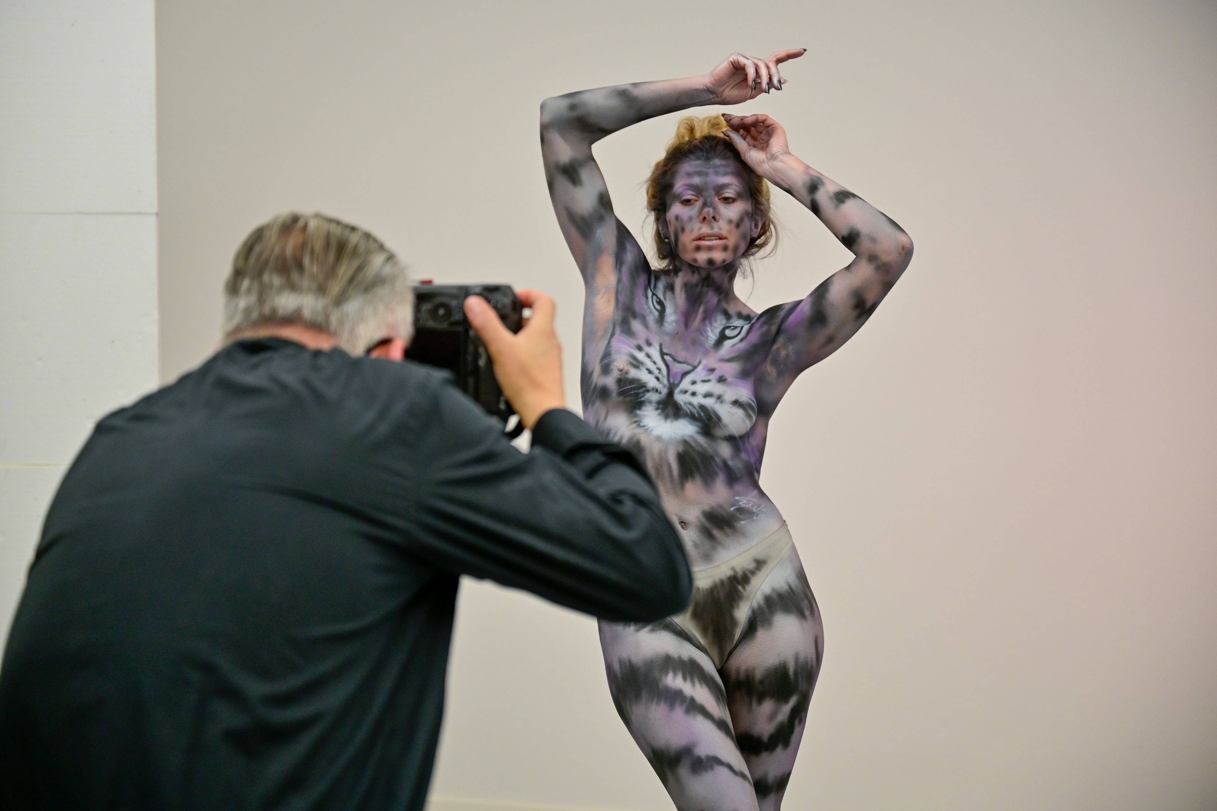 -Wir-sind-weit-weg-von-Porno-In-dieser-Galerie-mit-Ausstellung-dreht-sich-alles-um-nackte-Haut