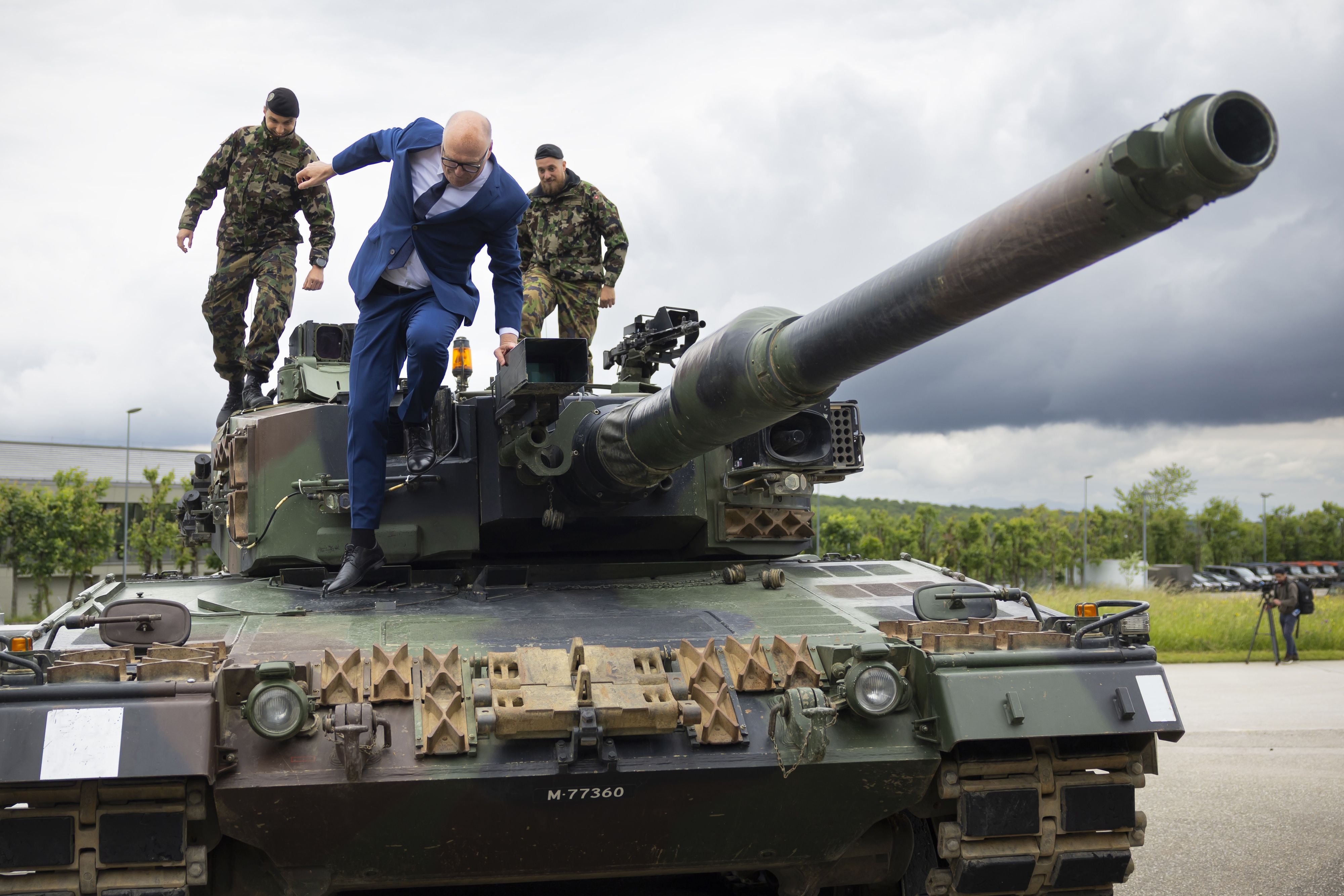 Aufr-sten-aber-ohne-neue-Steuern-Wie-SVP-und-FDP-um-die-Armeefinanzen-pokern-und-was-die-Linken-wirklich-wollen