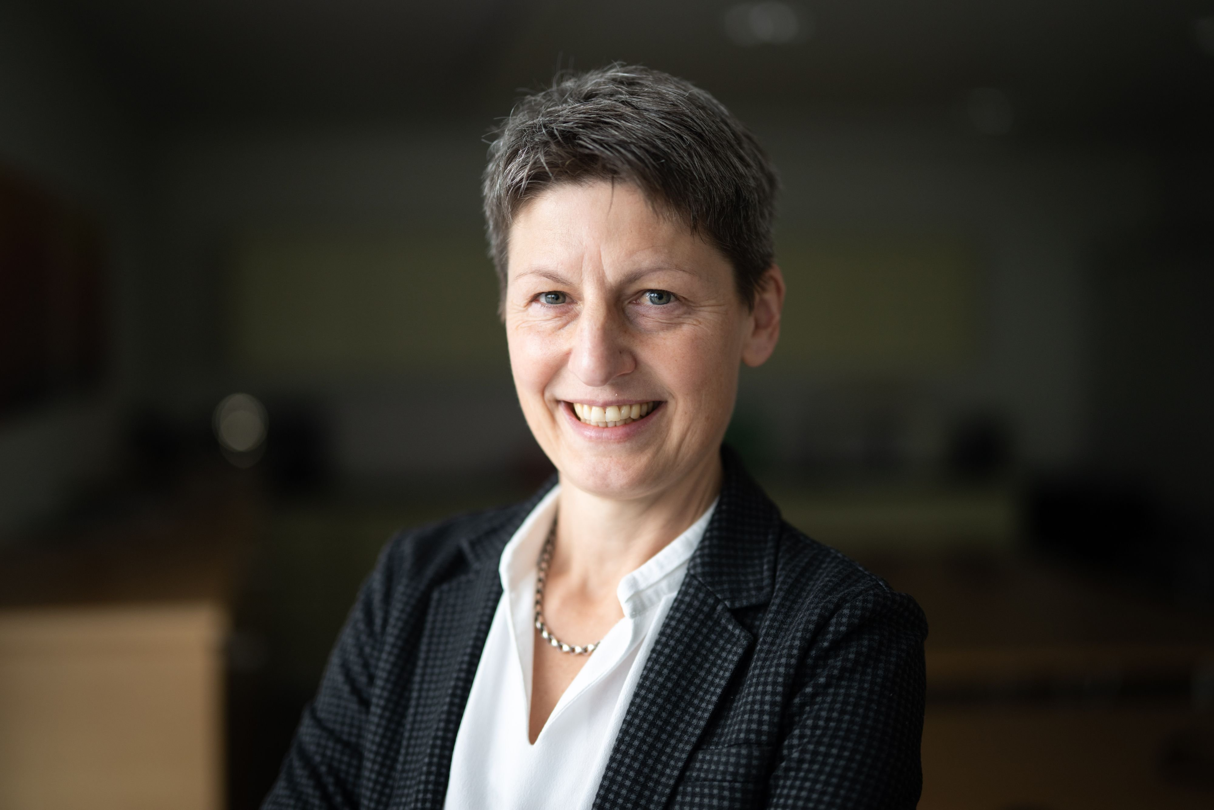 gibt-es-erstmals-eine-frau-an-der-spitze-von-bussnang-beatrix-kesselring-will-2027-den-langzeit-gemeindepr-sidenten-beerben