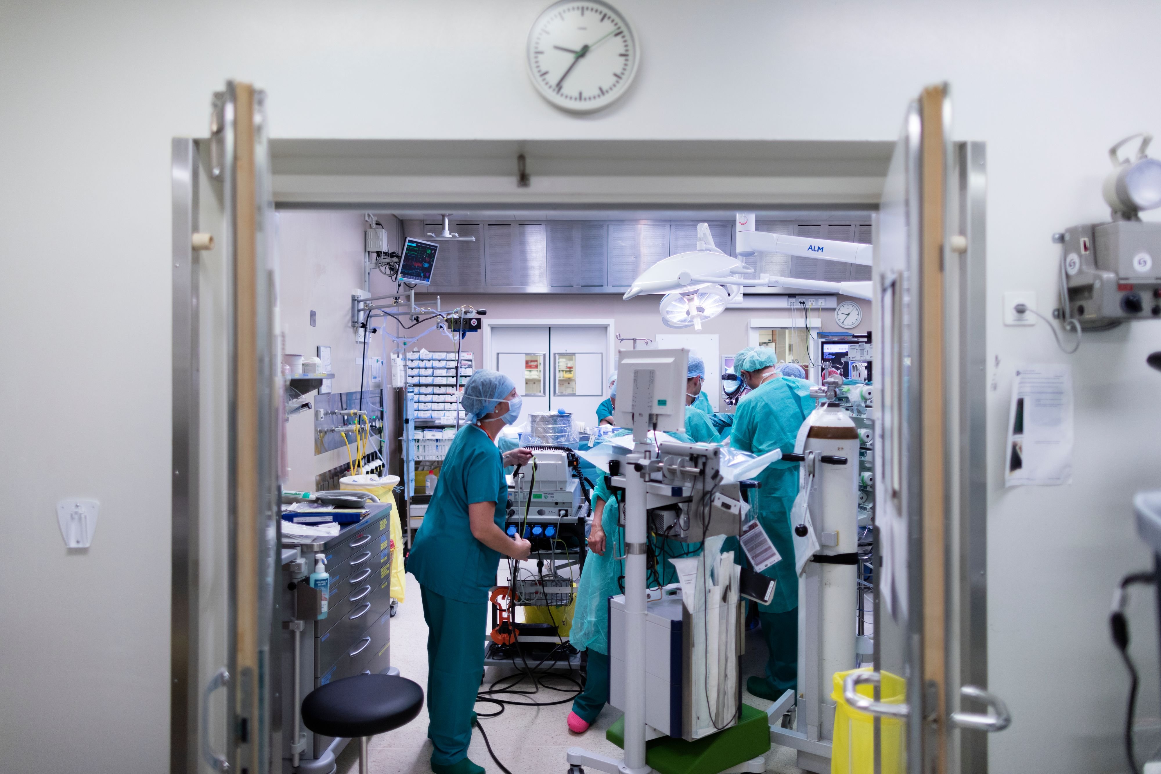 Chirurgen-klagen-in-den-Kantonen-die-ambulanten-Pauschalen-ein