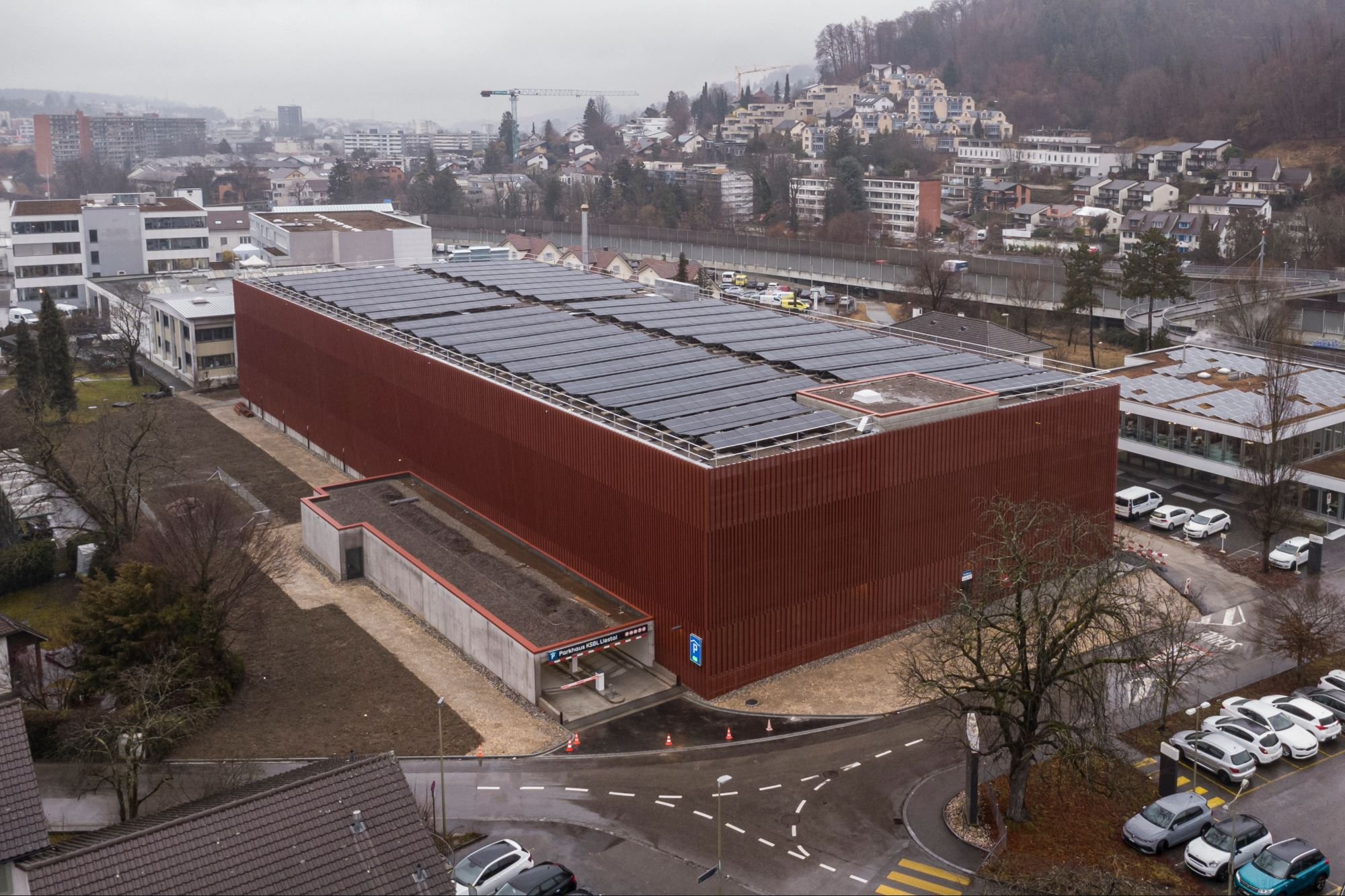 Trotz-drohender-Schliessung-Kantonsspital-in-Liestal-er-ffnet-neues-Parkhaus