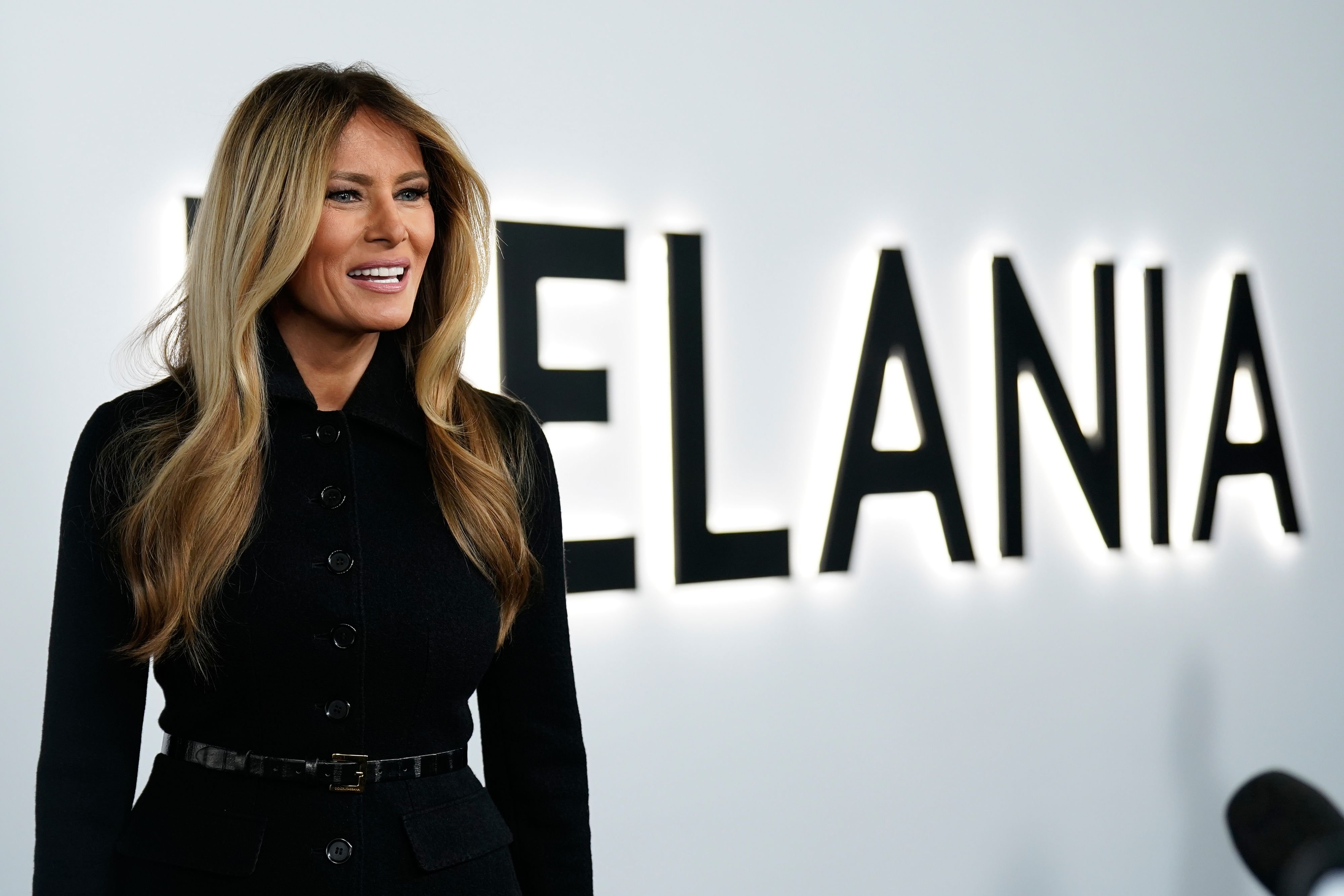 Die-einsamste-First-Lady-der-Welt-Melania-Trumps-40-Millionen-Dollar-Flop