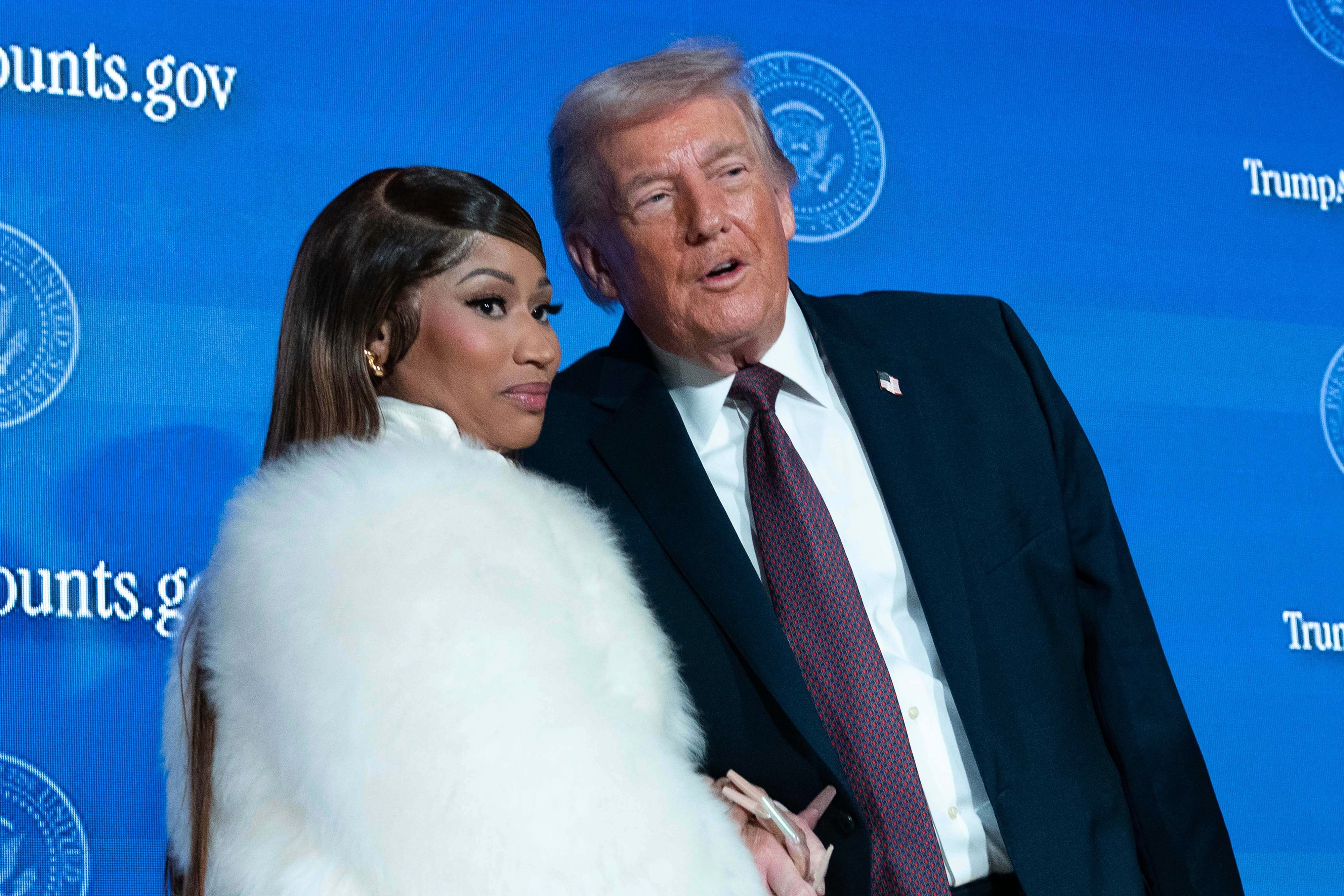Die-Queen-of-Rap-schockt-ihre-Fans-Einst-selbst-illegal-in-die-USA-eingewandert-ist-Nicki-Minaj-jetzt-Trumps-gr-sster-Fan-