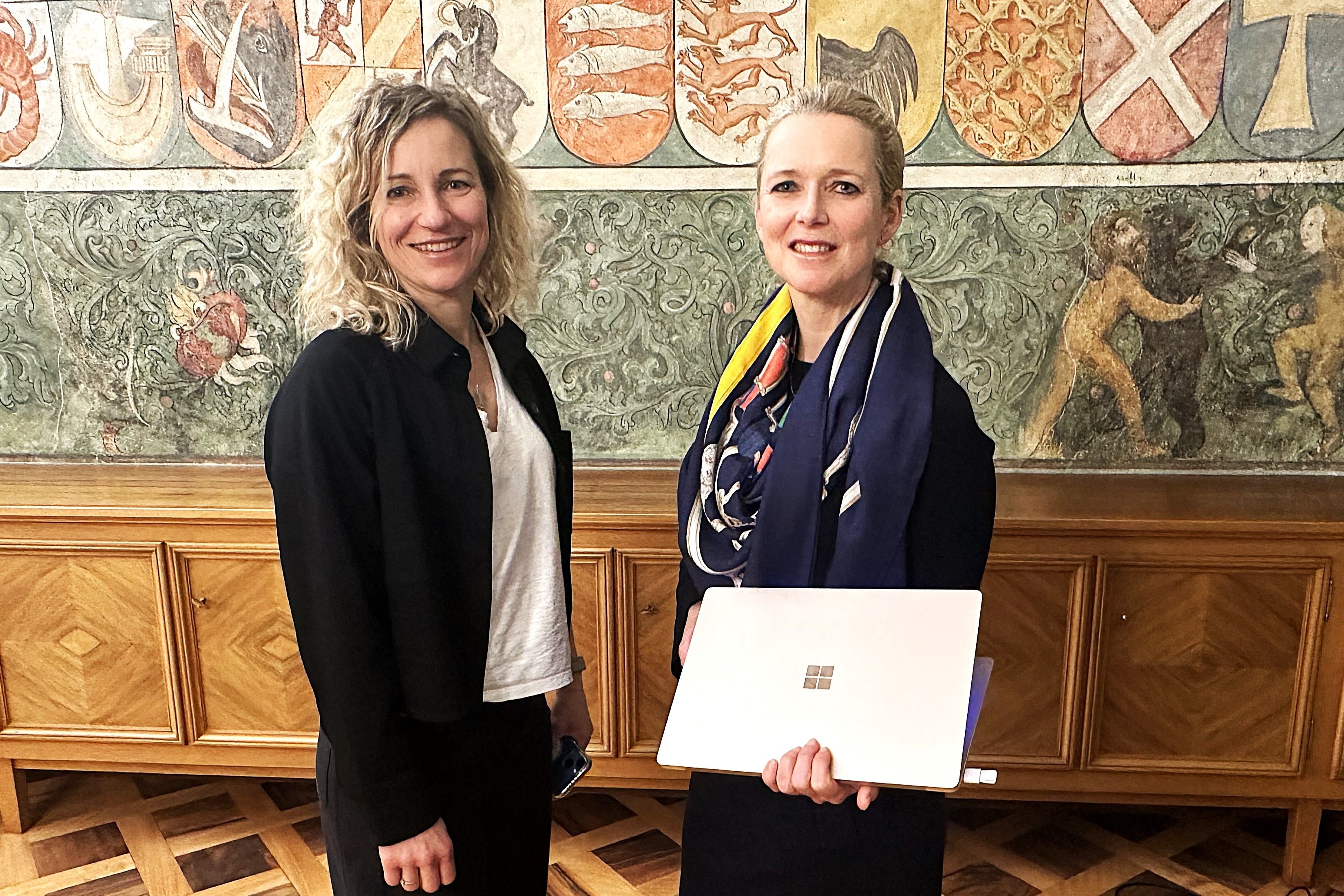 moderne-b-rotechnik-in-f-rst-btischen-r-umen-coworking-space-angebot-in-wil