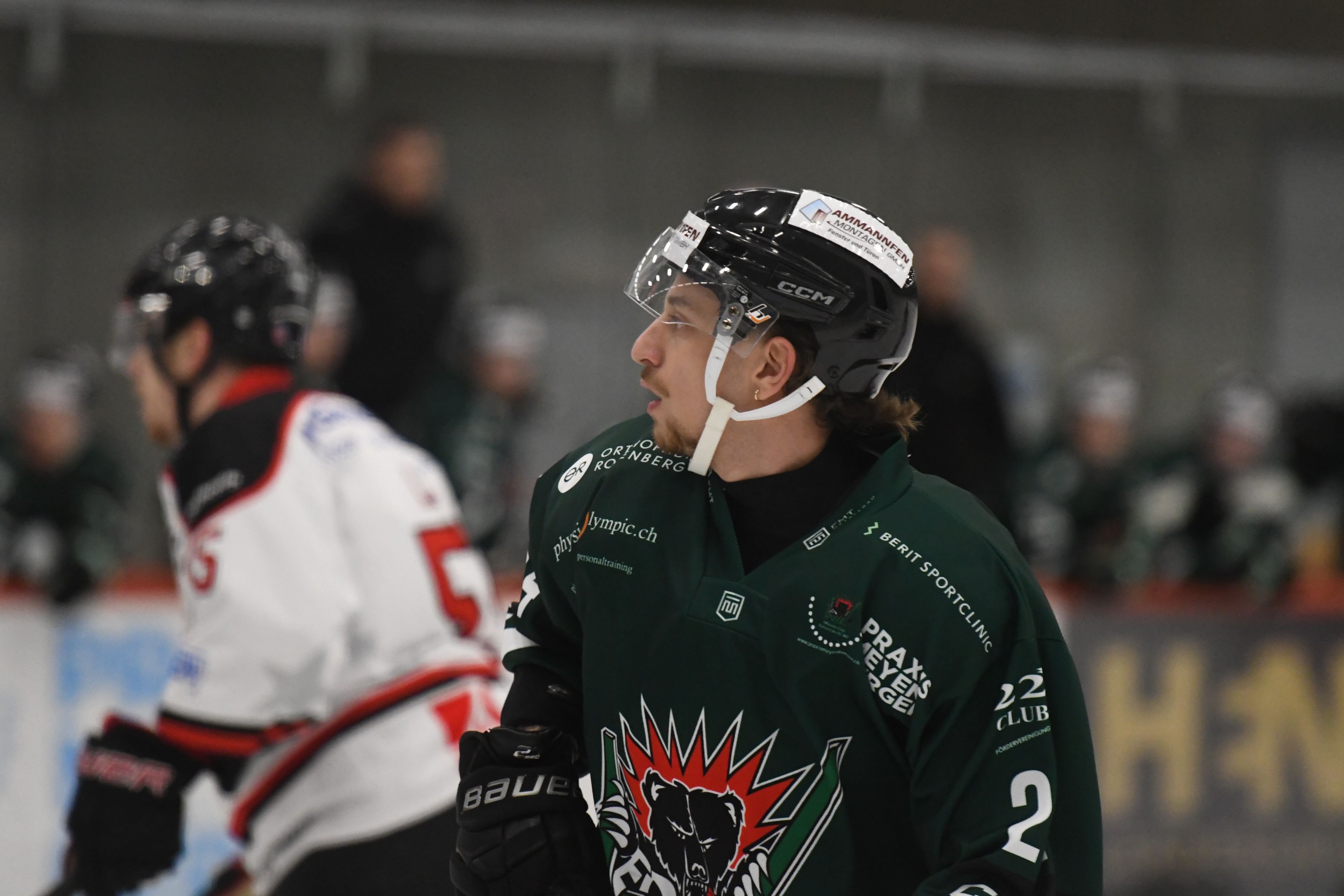 der-ec-wil-dr-ckt-bei-der-planung-f-r-die-kommende-saison-aufs-gas-auf-dem-eis-bezwingt-er-in-der-masterround-den-sc-rheintal