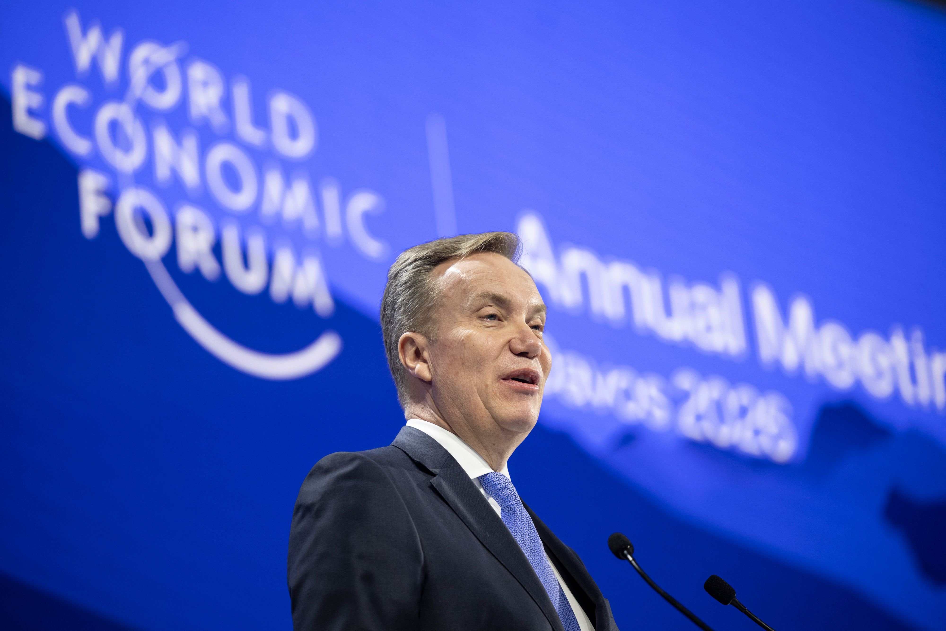 WEF-Pr-sident-schrieb-Epstein-in-SMS-Ein-Riesenspass-