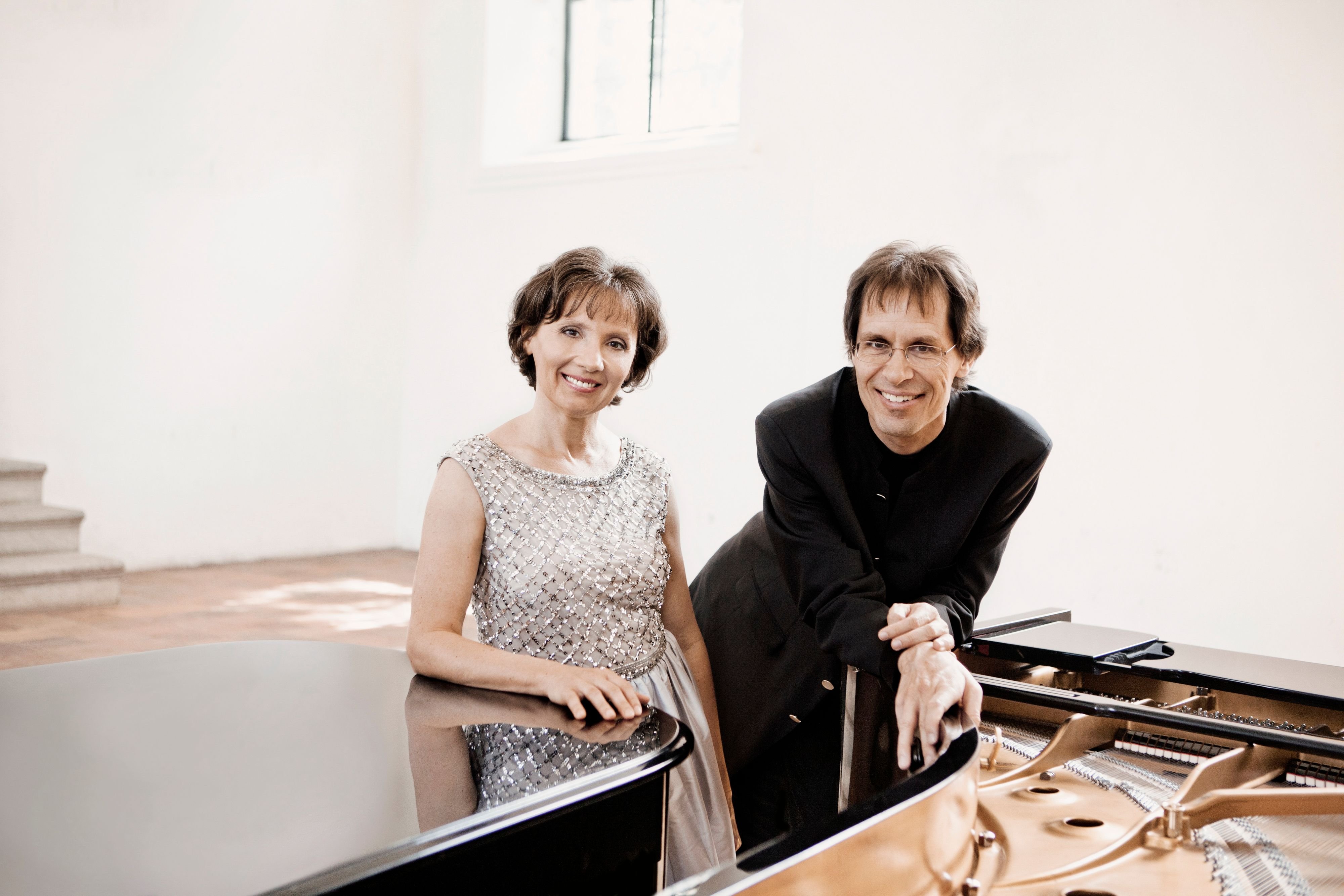 klavierduo-soos-haag-in-appenzell-st-galler-musiker-mo-kl-ver-ffentlicht-neue-single-jiddischer-troubadour-in-bludenz-mitmach-geschichten-im-familienzentrum-wil