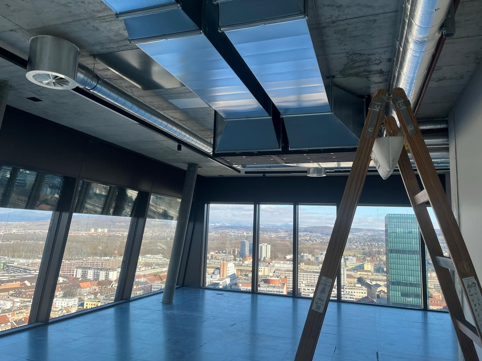 Wer-will-in-den-leeren-obersten-Stock-des-Basler-Claraturms-Die-UBS-nimmt-einen-neuen-Anlauf