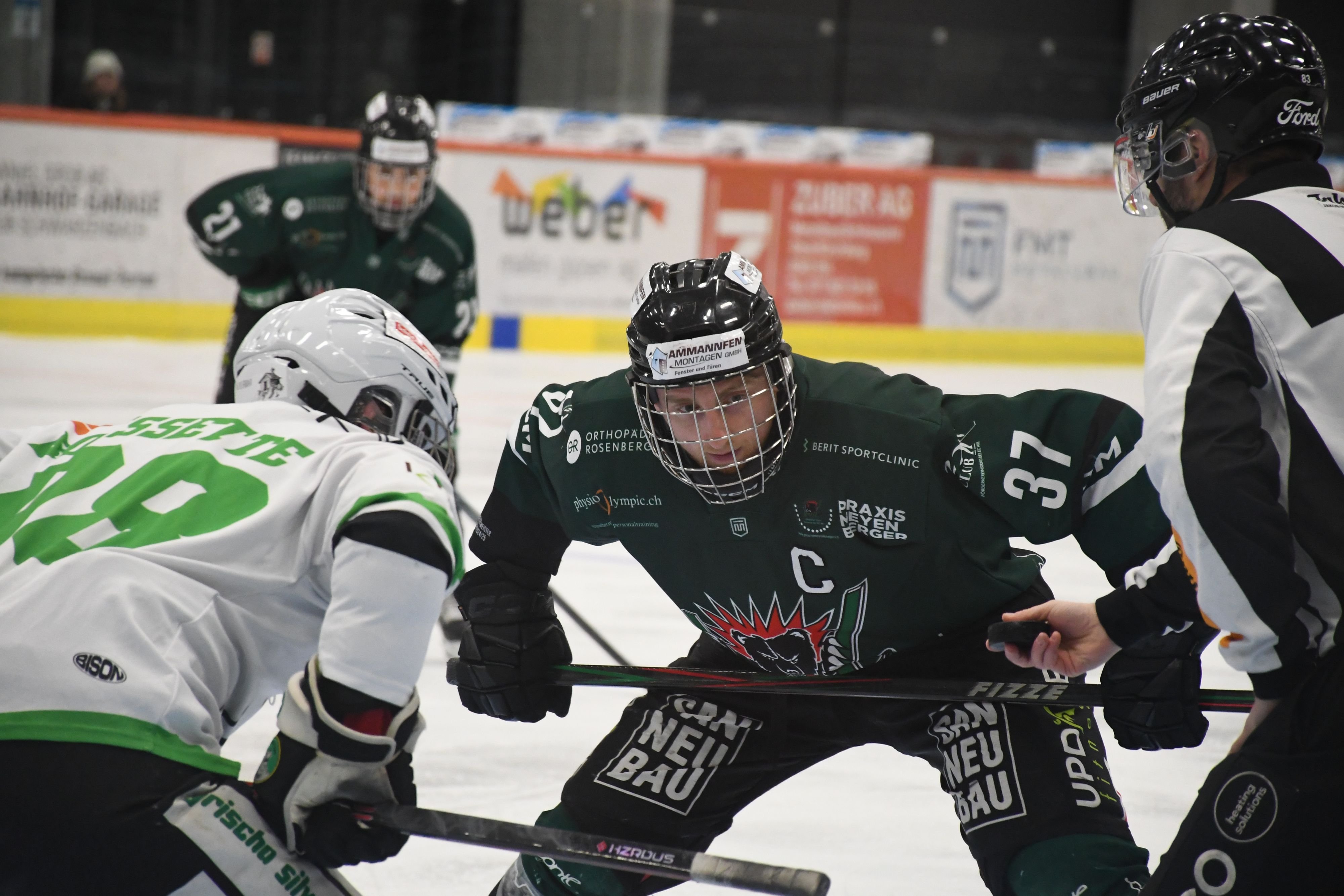 Premiere-im-Sportpark-Bergholz-Der-EC-Wil-braucht-f-r-den-Sieg-gegen-den-HC-Pr-ttigau-Herrschaft-ein-Penaltyschiessen