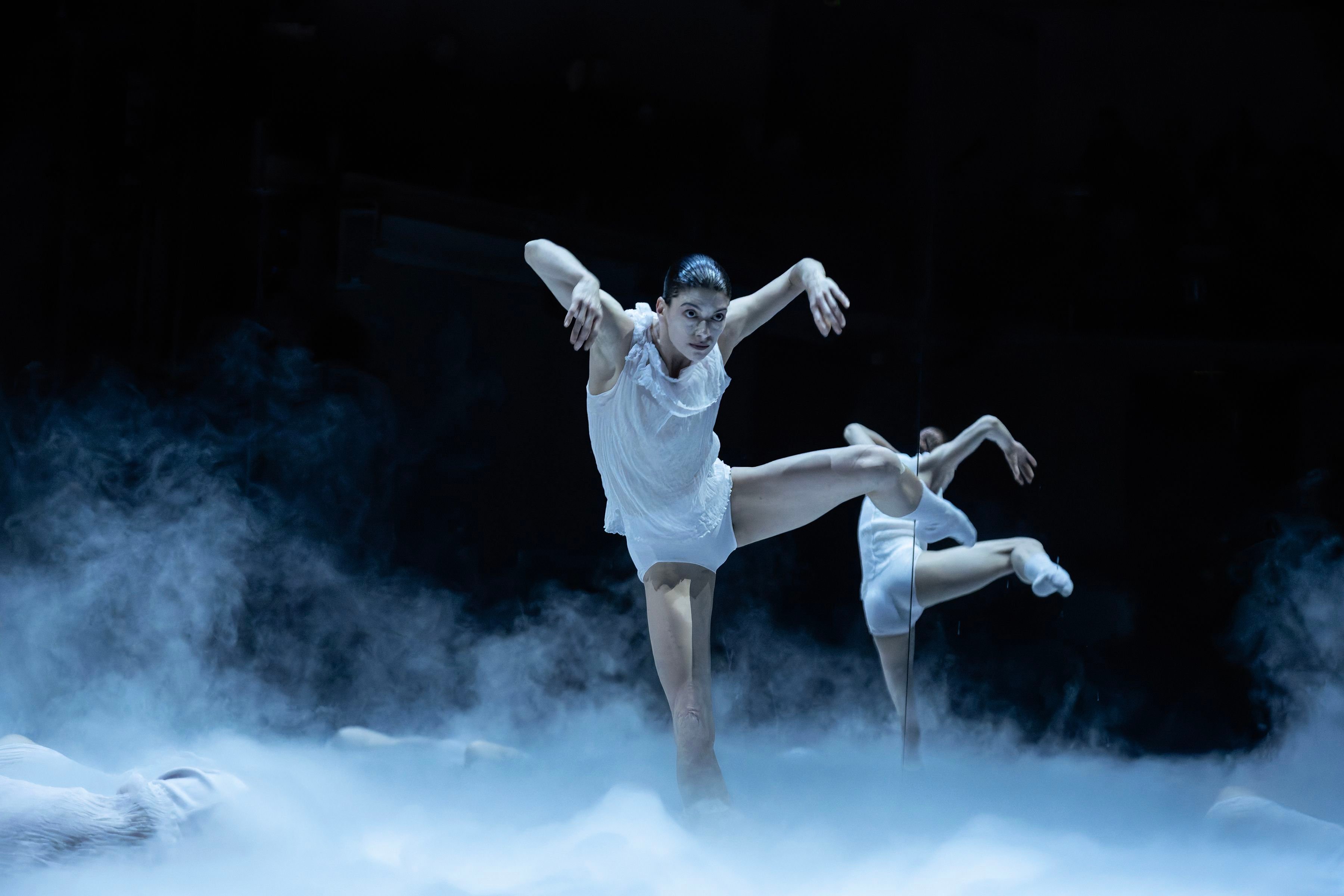 -New-Works-Zwei-Choreografien-zwischen-Nebel-und-Ekstase