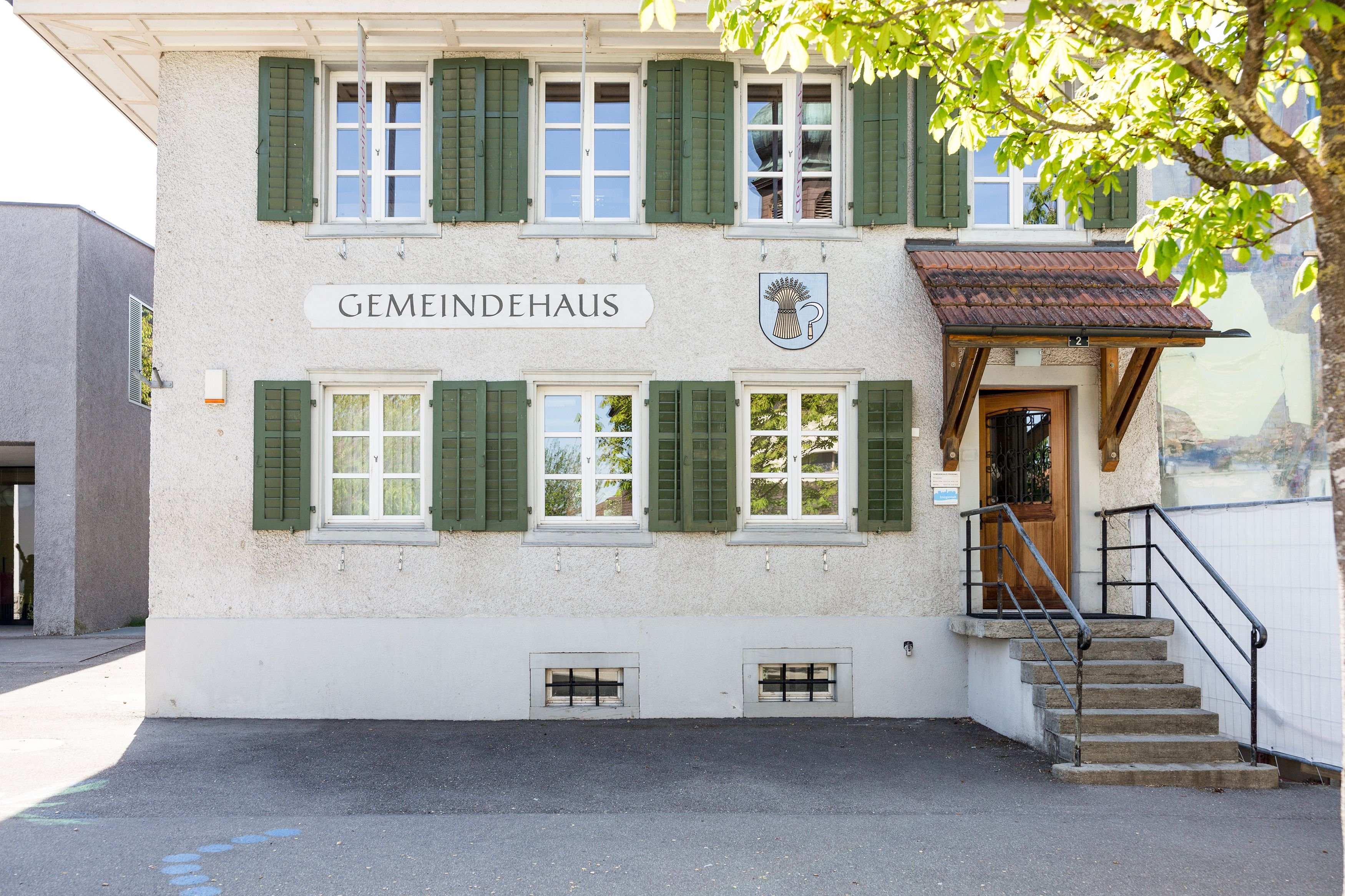 Nach-Crans-Montana-Katastrophe-Gemeinde-berdenkt-Brandschutz