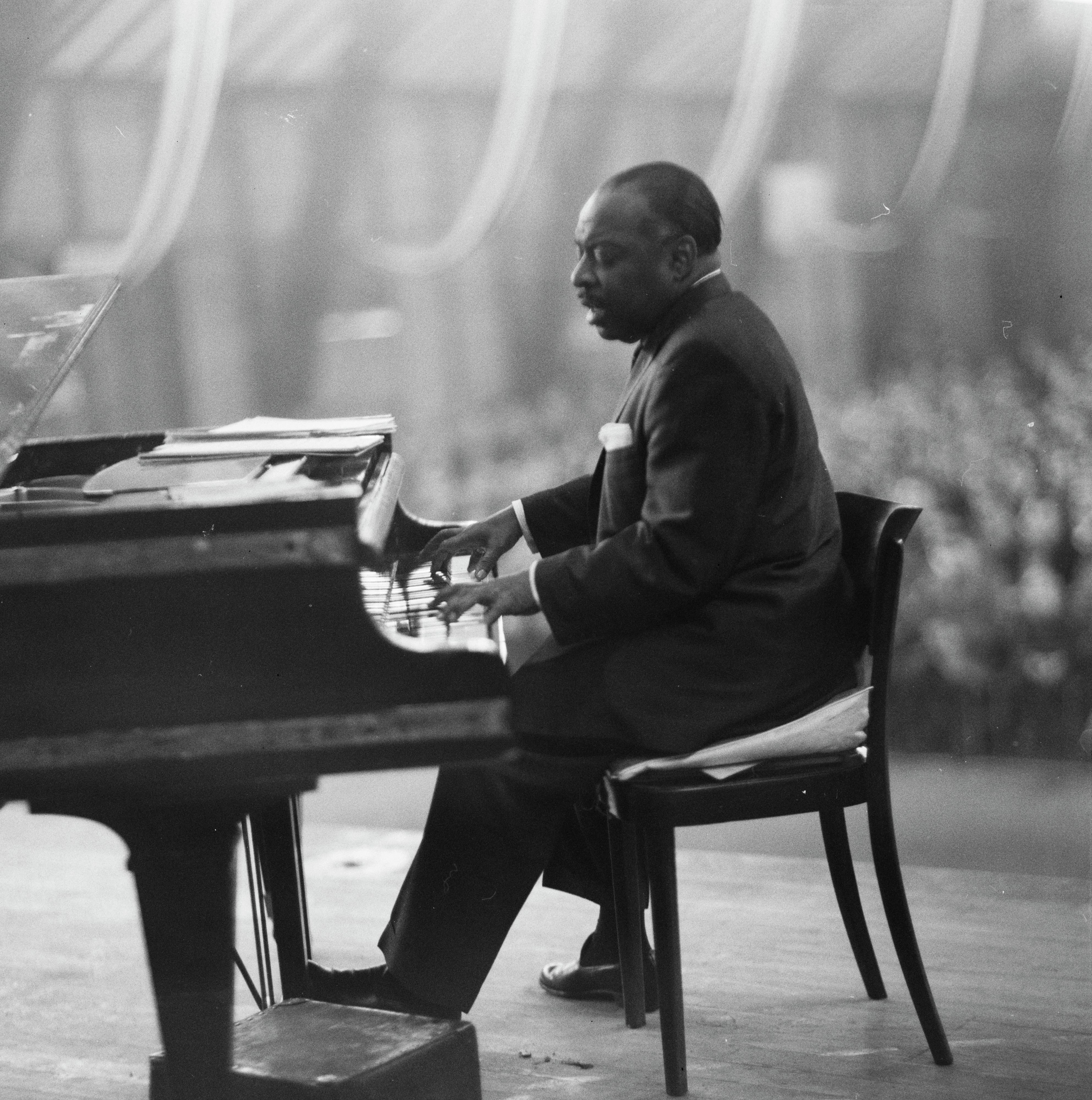 -Schwarze-Magie-Als-Jazzlegende-Count-Basie-das-Badener-Publikum-in-seinen-Bann-zog