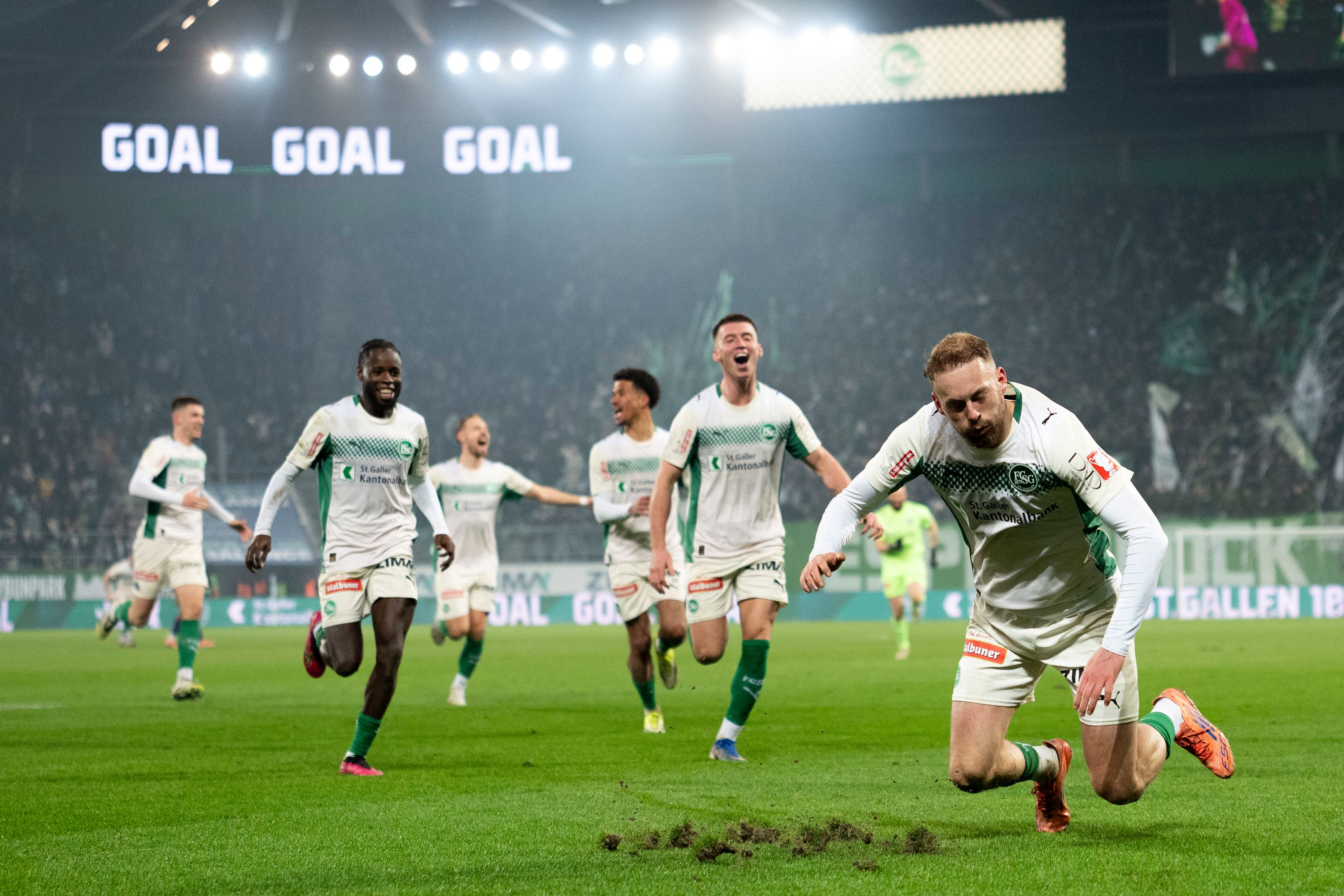 Kunstrasen-Rotrekord-und-ein-Abschied-Der-FCSG-vor-der-richtungsweisenden-Reise-nach-Lausanne