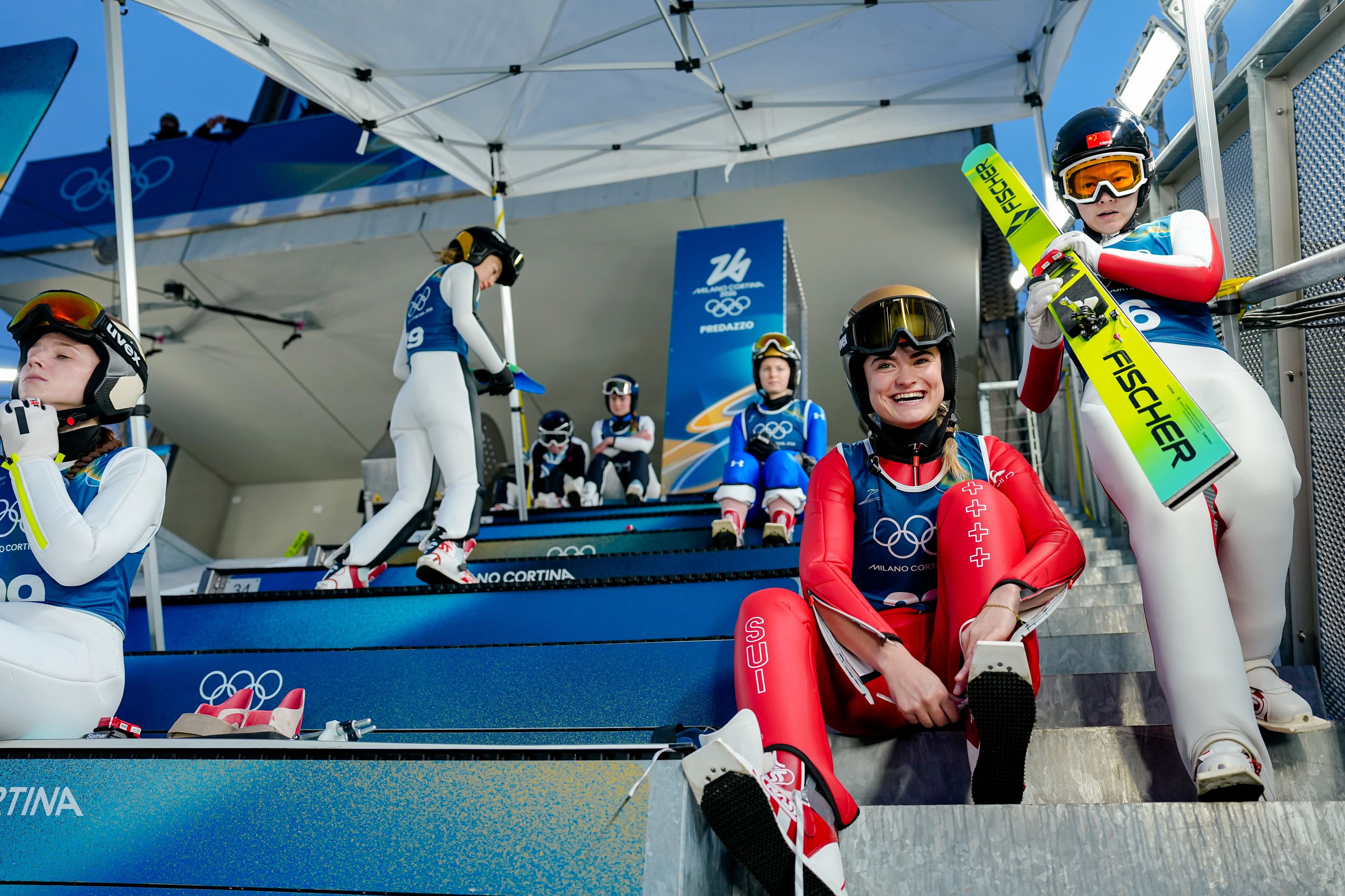 Alleine-auf-weitem-Flug-Warum-Sina-Arnet-die-einzige-Schweizer-Skispringerin-an-Olympia-ist