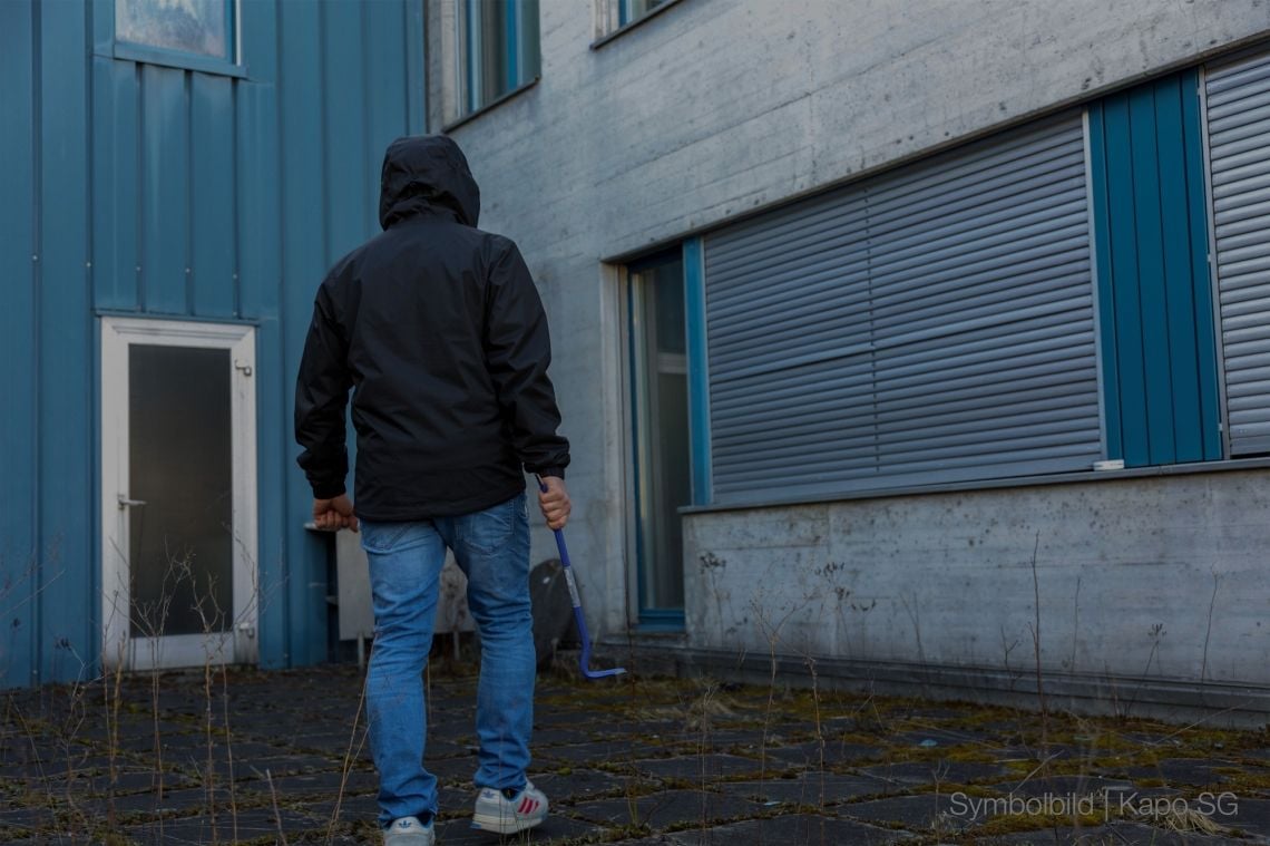 Kanton-St-Gallen-Mehrere-Einbr-che-in-Gesch-ftsr-ume