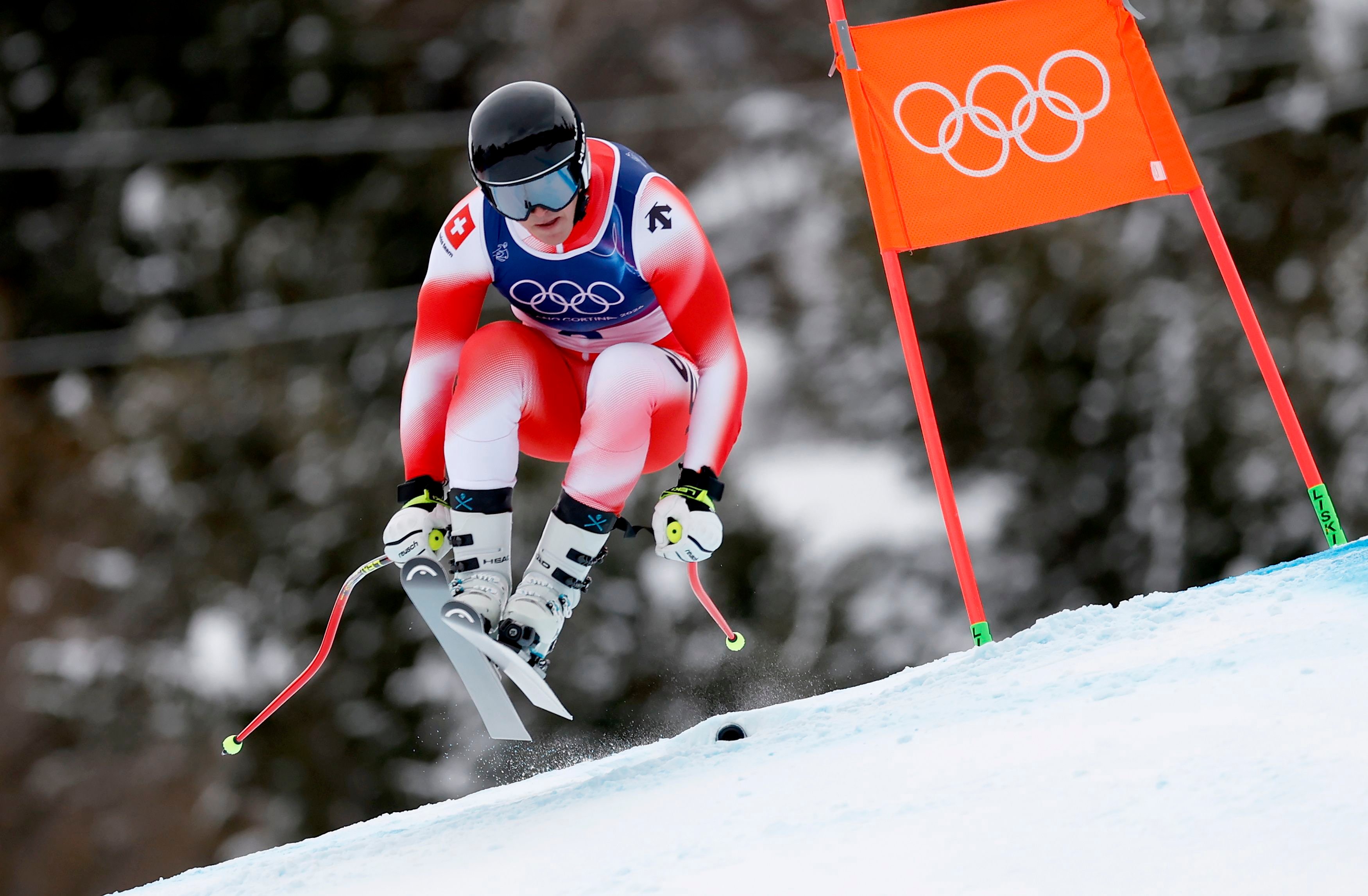 Die-erste-Olympia-Medaille-geht-an-die-Schweiz-Franjo-von-Allmen-gewinnt-die-Abfahrt-in-Bormio