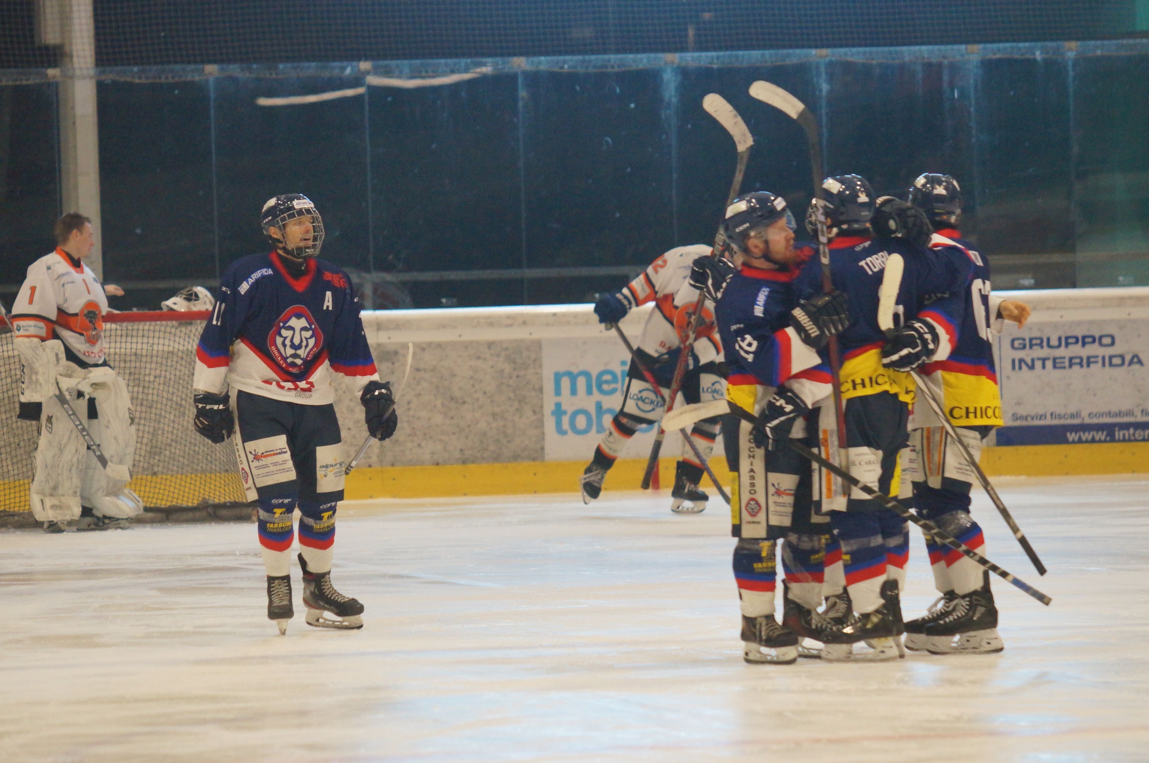 Chiasso-rumpelt-den-EHC-Urdorf-vom-Eis-Stiere-verlieren-und-m-ssen-nun-wieder-vorlegen