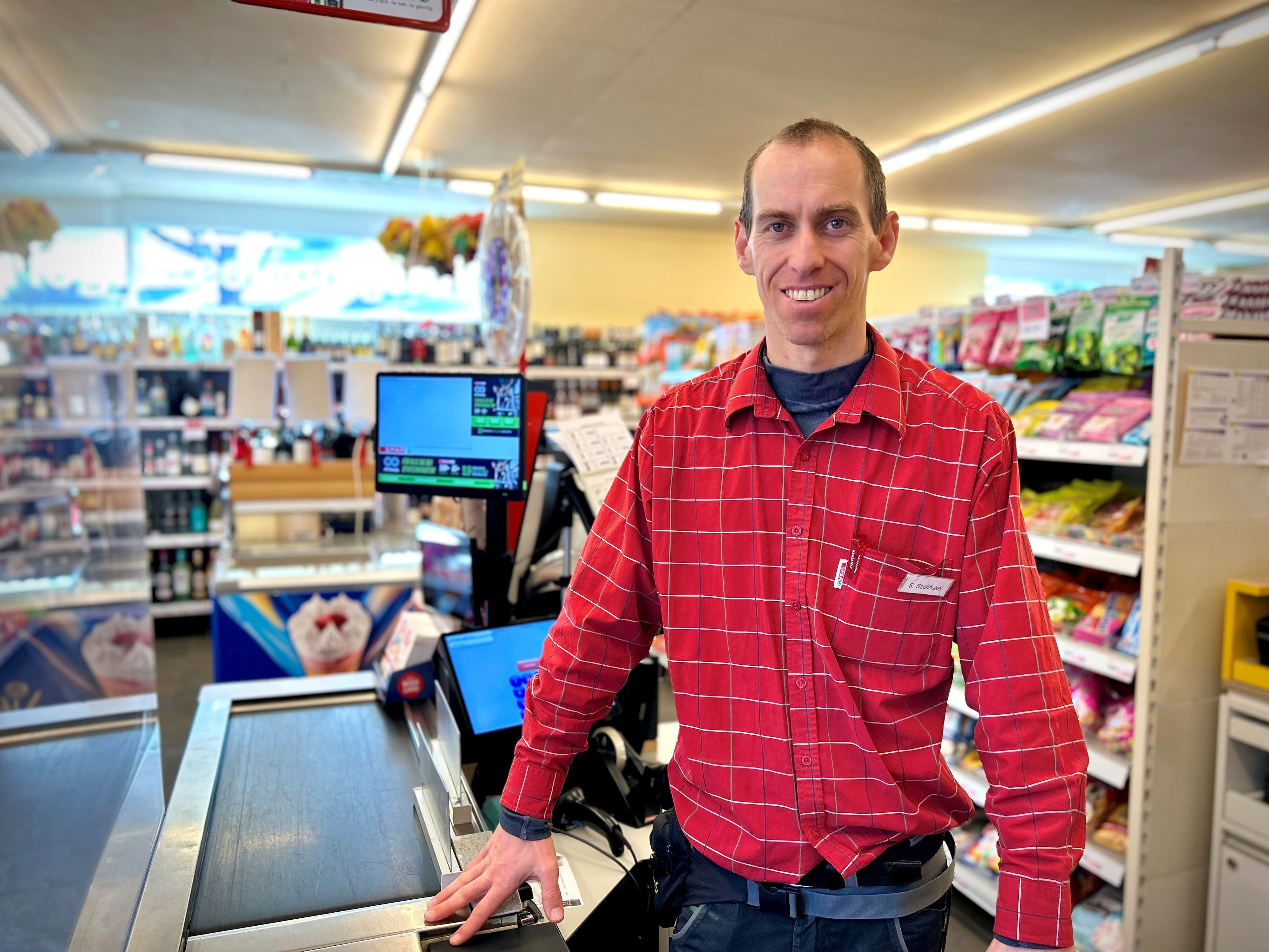 -Der-R-uber-hielt-mir-die-Pistole-auf-die-Brust-So-erlebte-ein-Spar-Mitarbeiter-den-bewaffneten-berfall