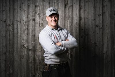 Thomas-Burkhalter-blickt-nach-vorn-und-hebt-jetzt-Gewichte