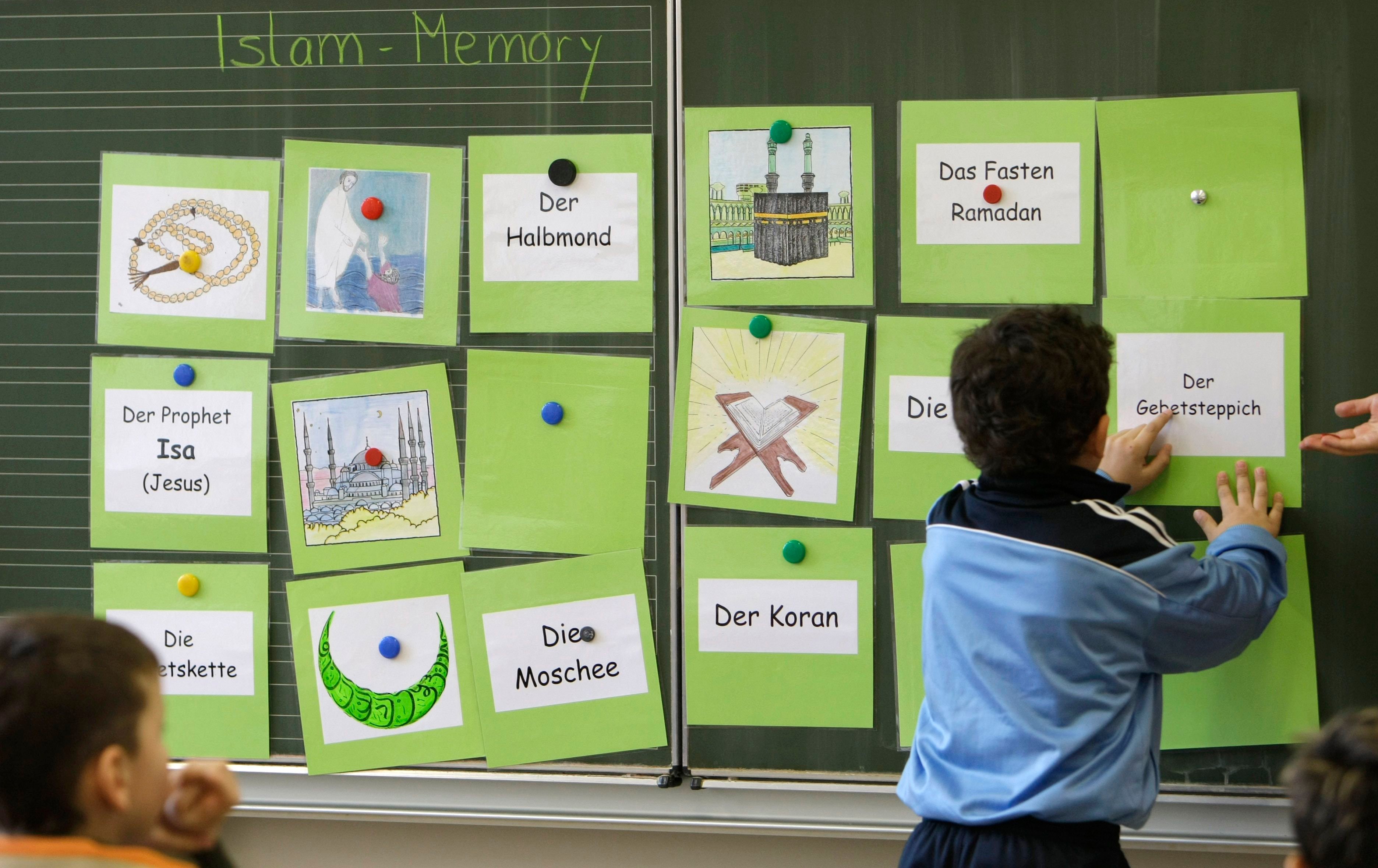 Kopftuch-Ramadan-und-Unterricht-So-gehen-Wiler-Schulen-mit-religi-sen-Symbolen-und-Praktiken-um