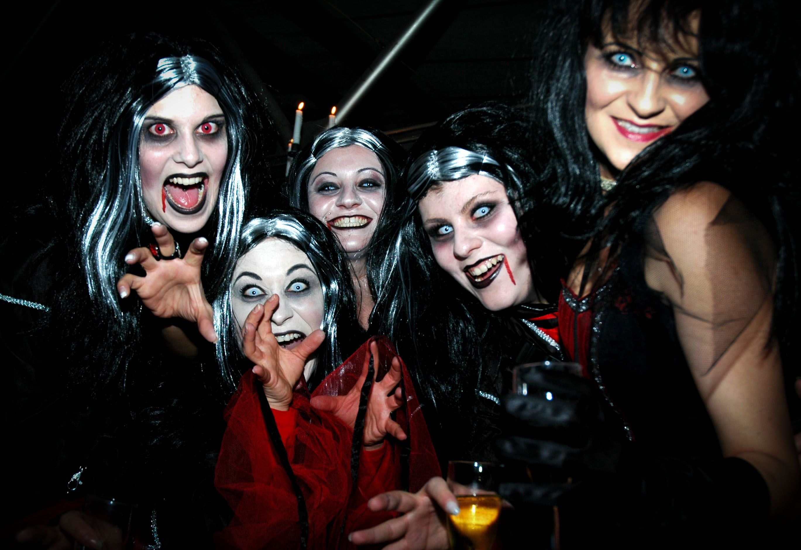 Comeback-der-Blutsauger-Treppenhaus-Team-wiederbelebt-die-Vampir-Night