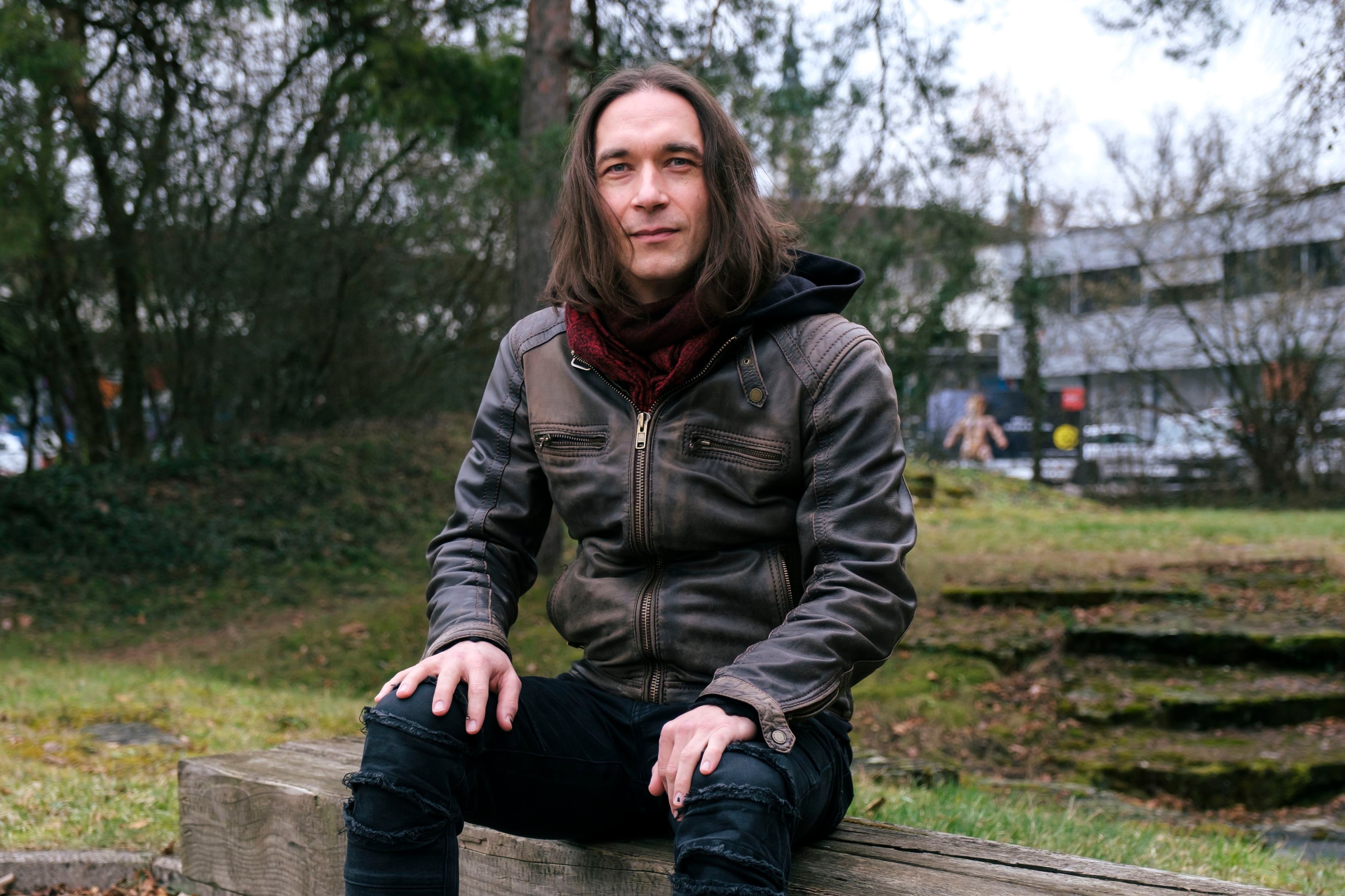 Vom-Proberaum-in-die-virtuelle-Welt-Phaidon-Berdelis-hat-ein-Game-entwickelt-das-im-fr-hmittelalterlichen-Thurgau-spielt