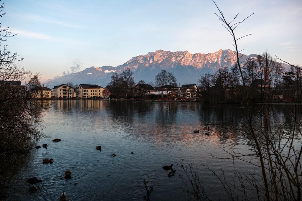 Auf der einen Seite der Alpstein, auf der anderen der Werdenbergersee: Ein Spaziergang über Buchs