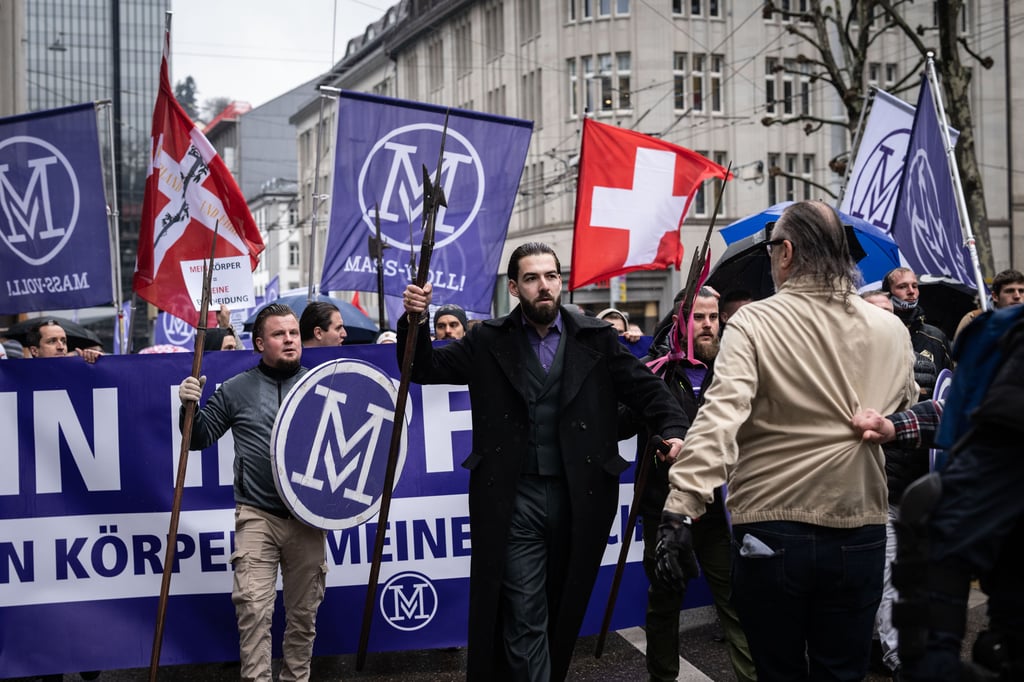 Breite Kritik nach illegaler Demo in St.Gallen: Polizei verteidigt Einsatz gegen «Mass-Voll» und Gegendemonstrierende